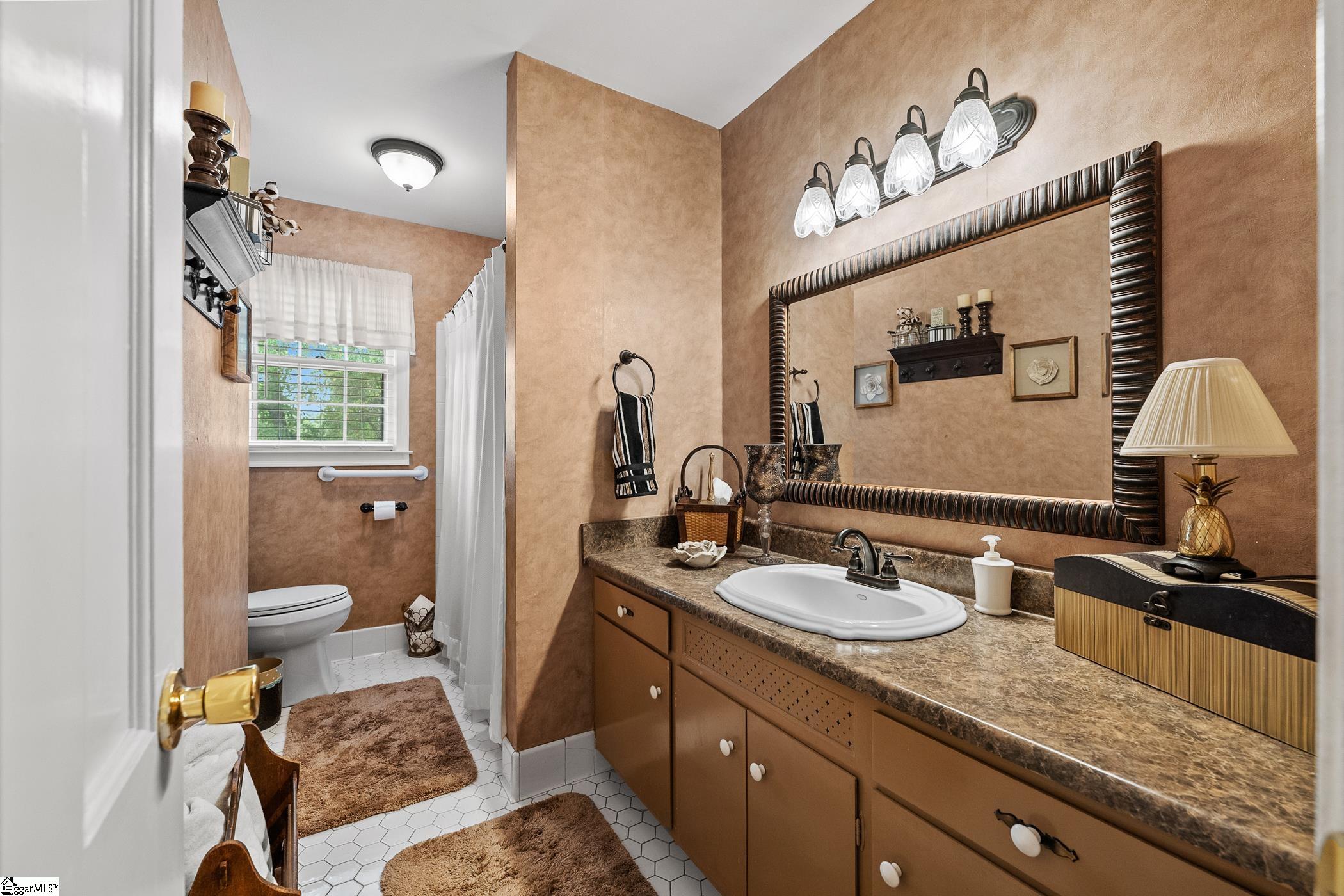 15 Ravensworth Road Taylors, SC 29687