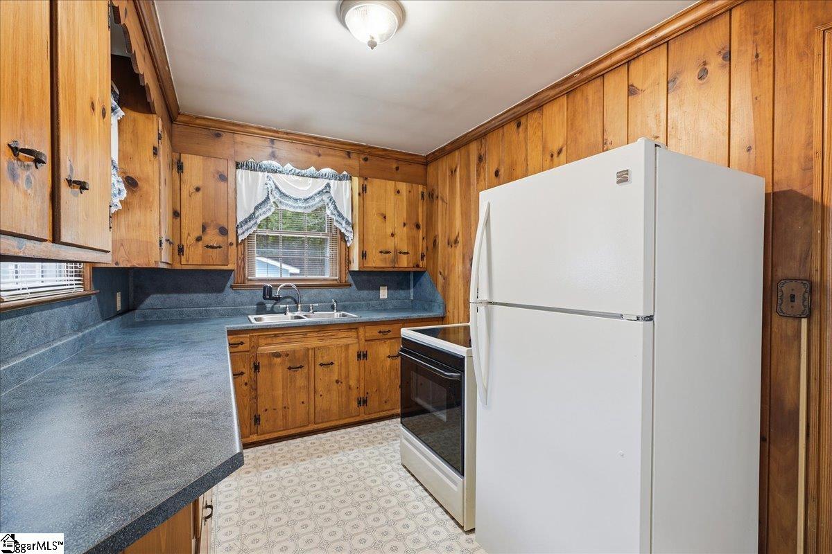 31 Blackburn Street Greenville, SC 29607