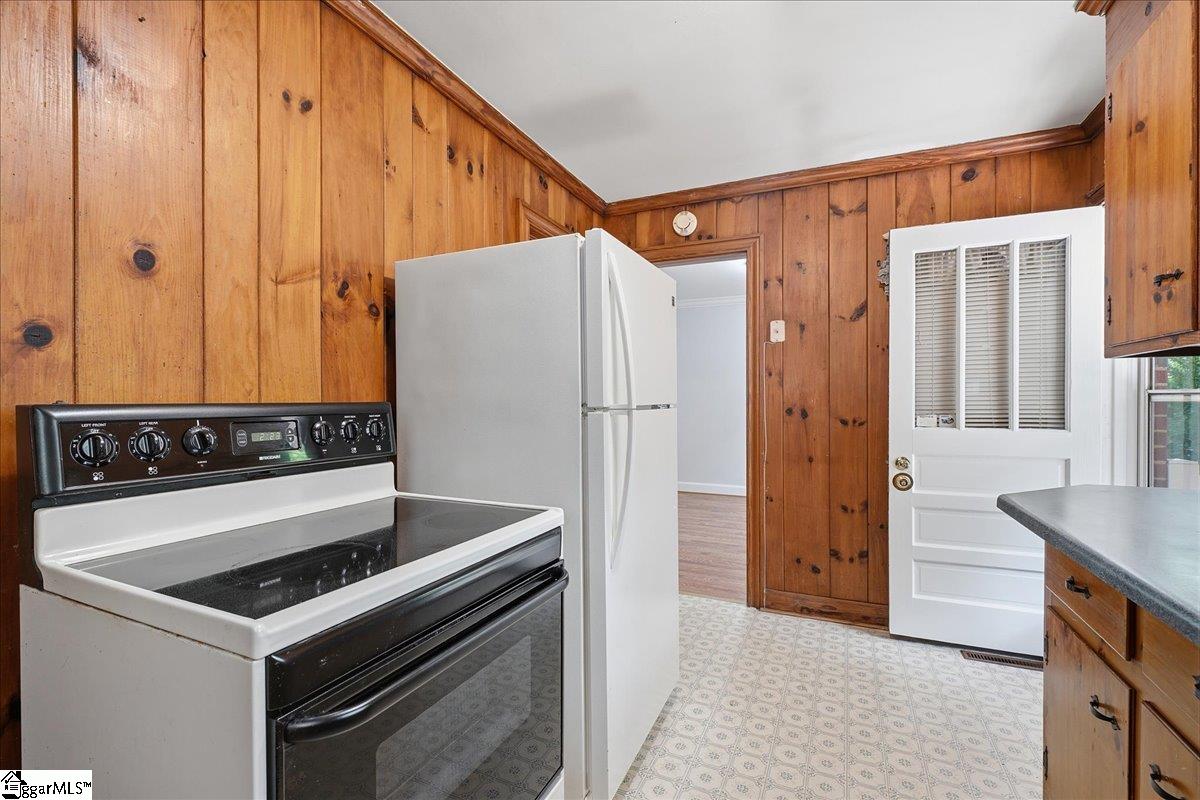 31 Blackburn Street Greenville, SC 29607