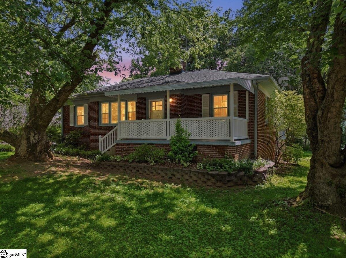 31 Blackburn Street Greenville, SC 29607