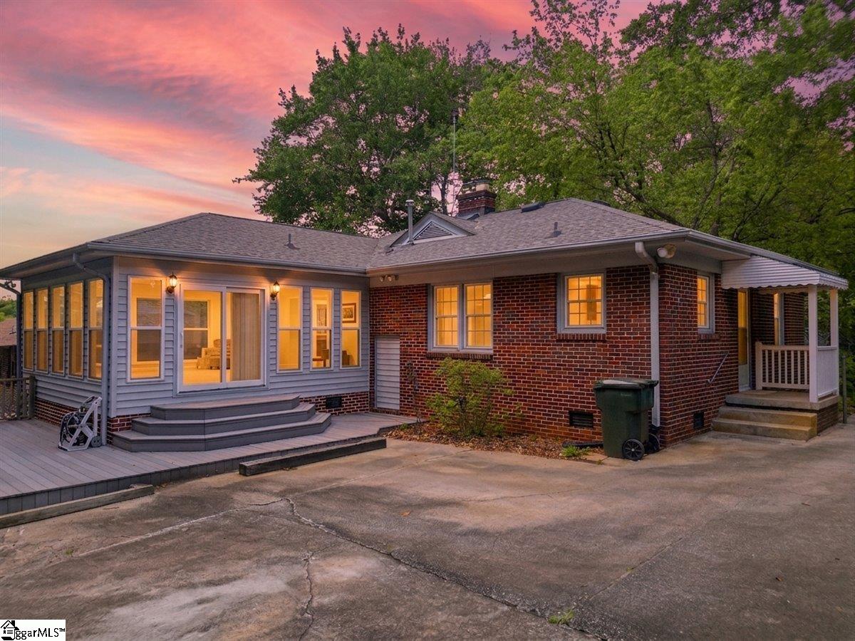 31 Blackburn Street Greenville, SC 29607