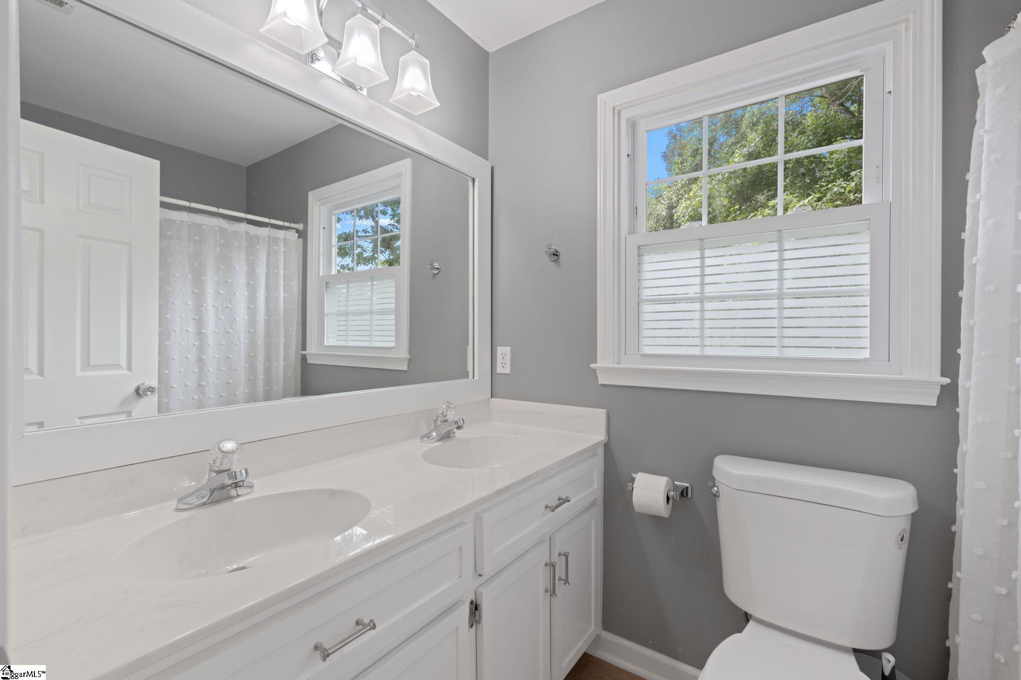 1031 Summit Drive Greenville, SC 29609