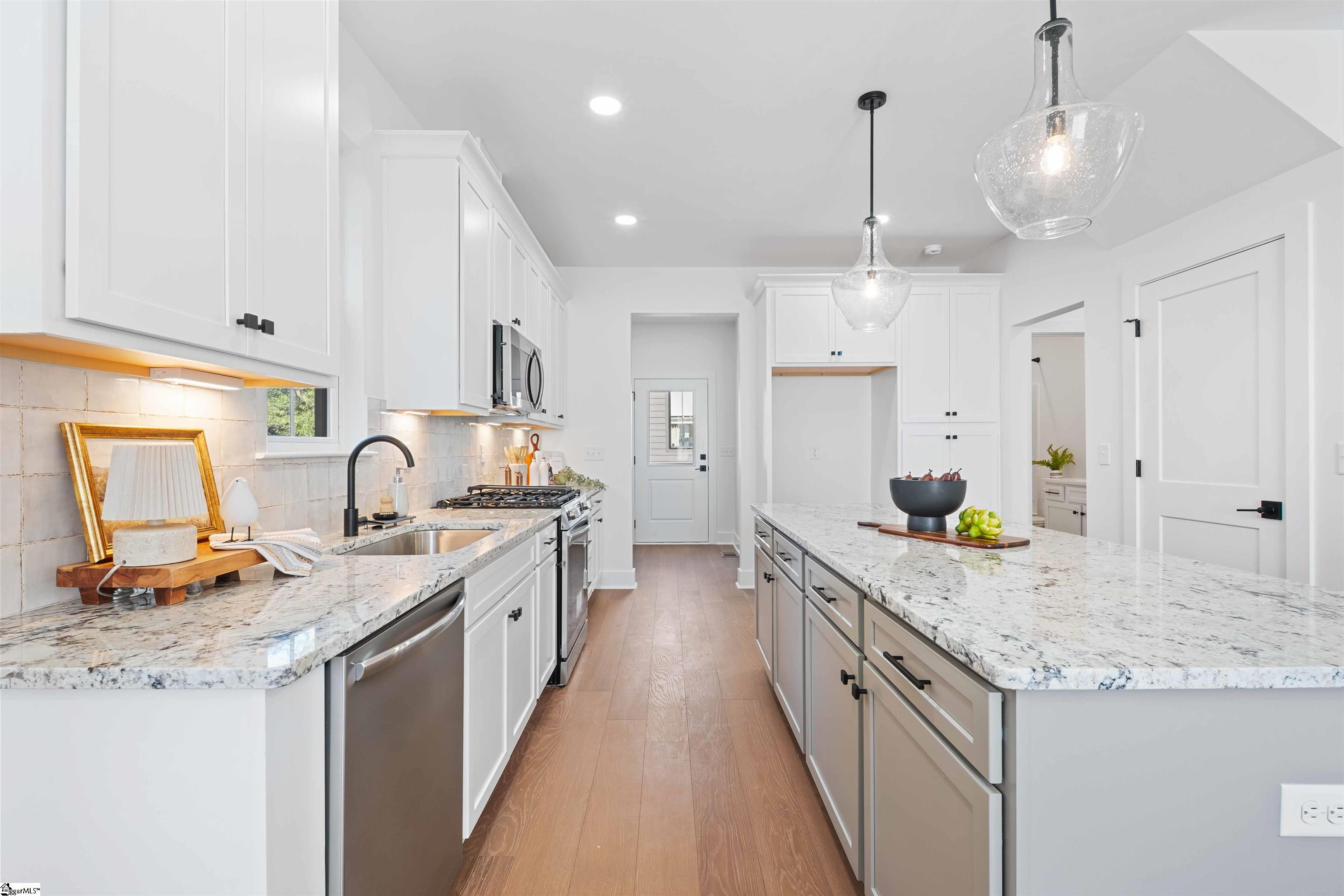 34 Lowndes Hill Road Greenville, SC 29607