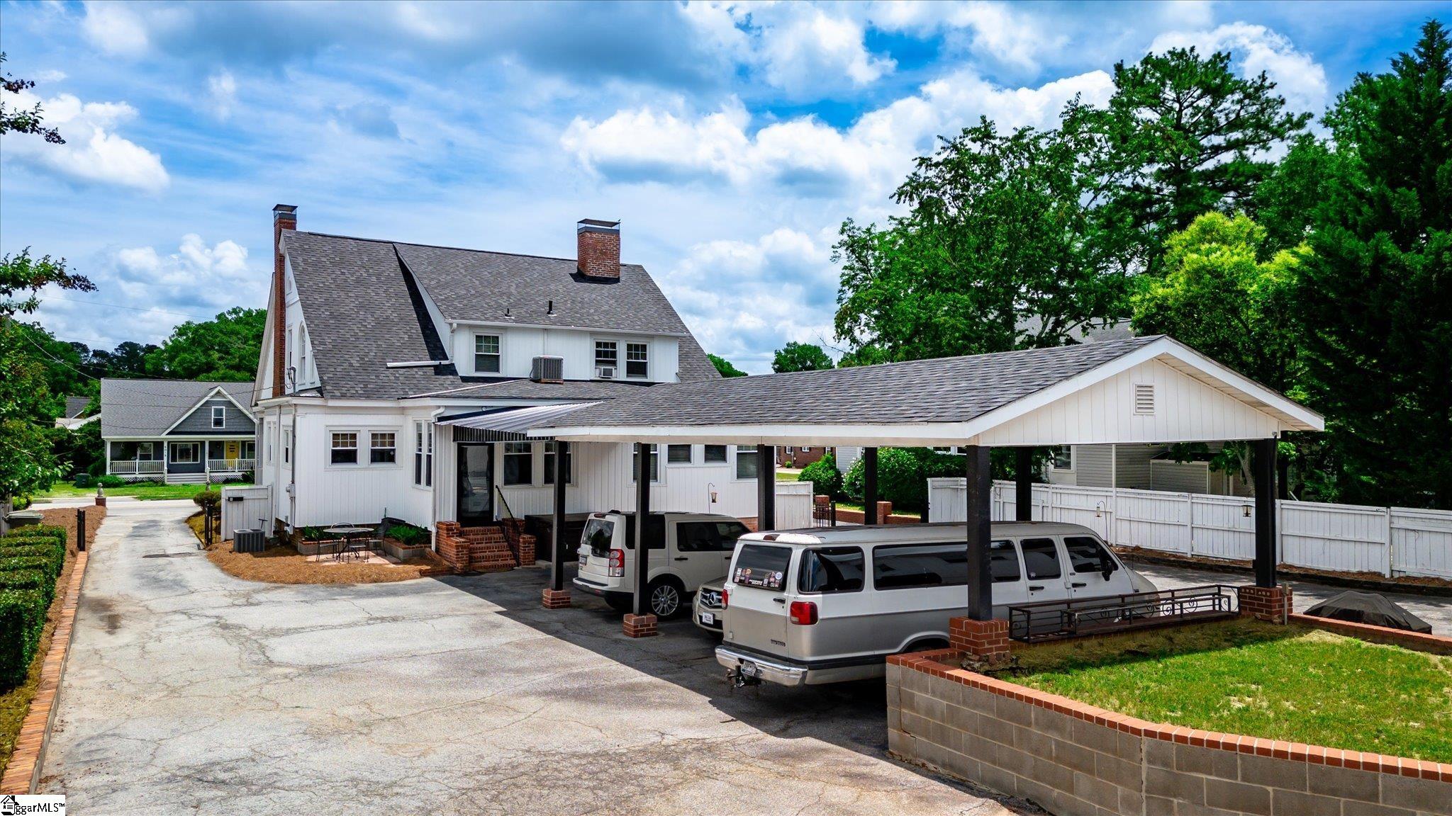 602 S Broad Street Clinton, SC 29325