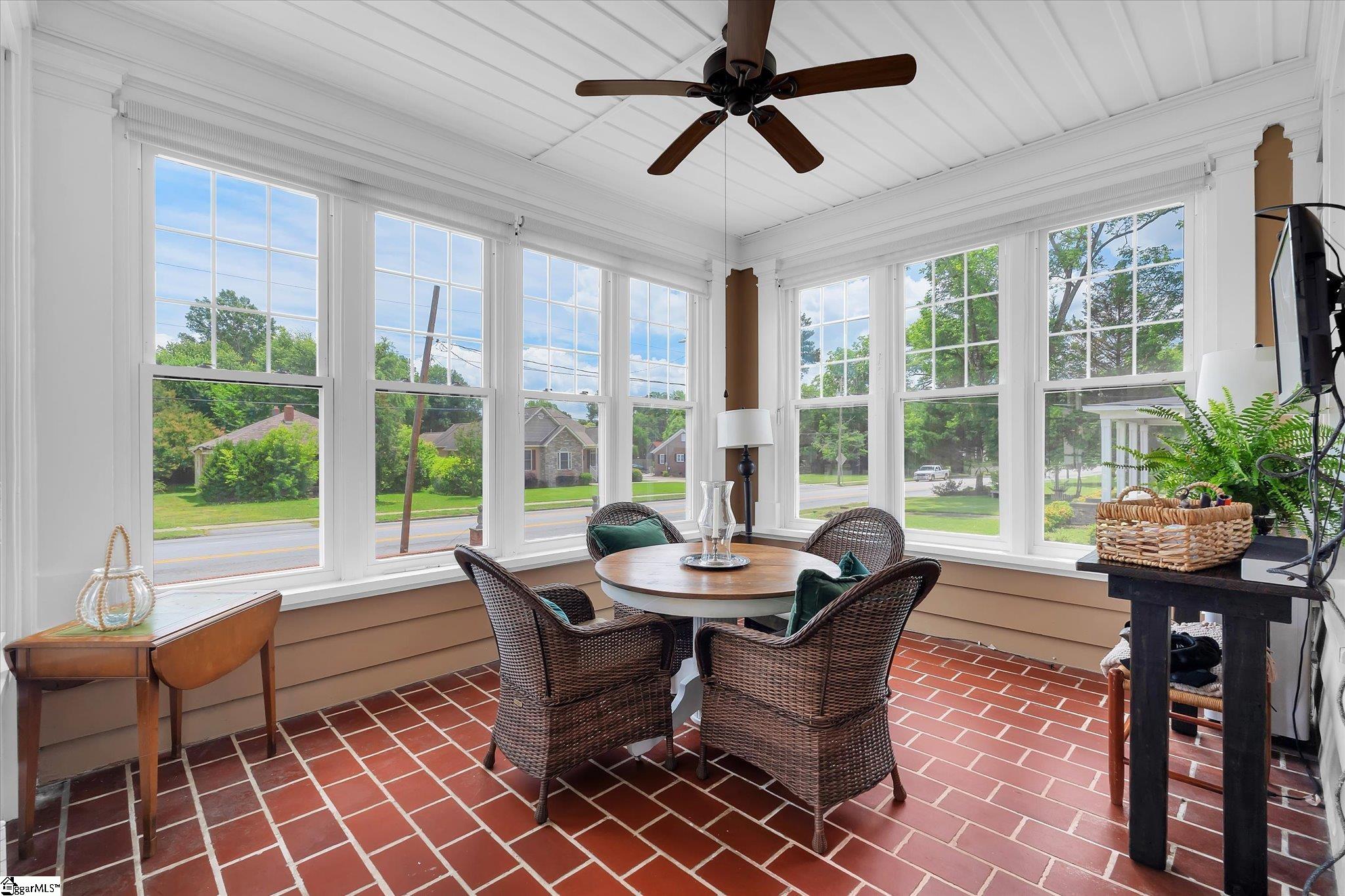 602 S Broad Street Clinton, SC 29325
