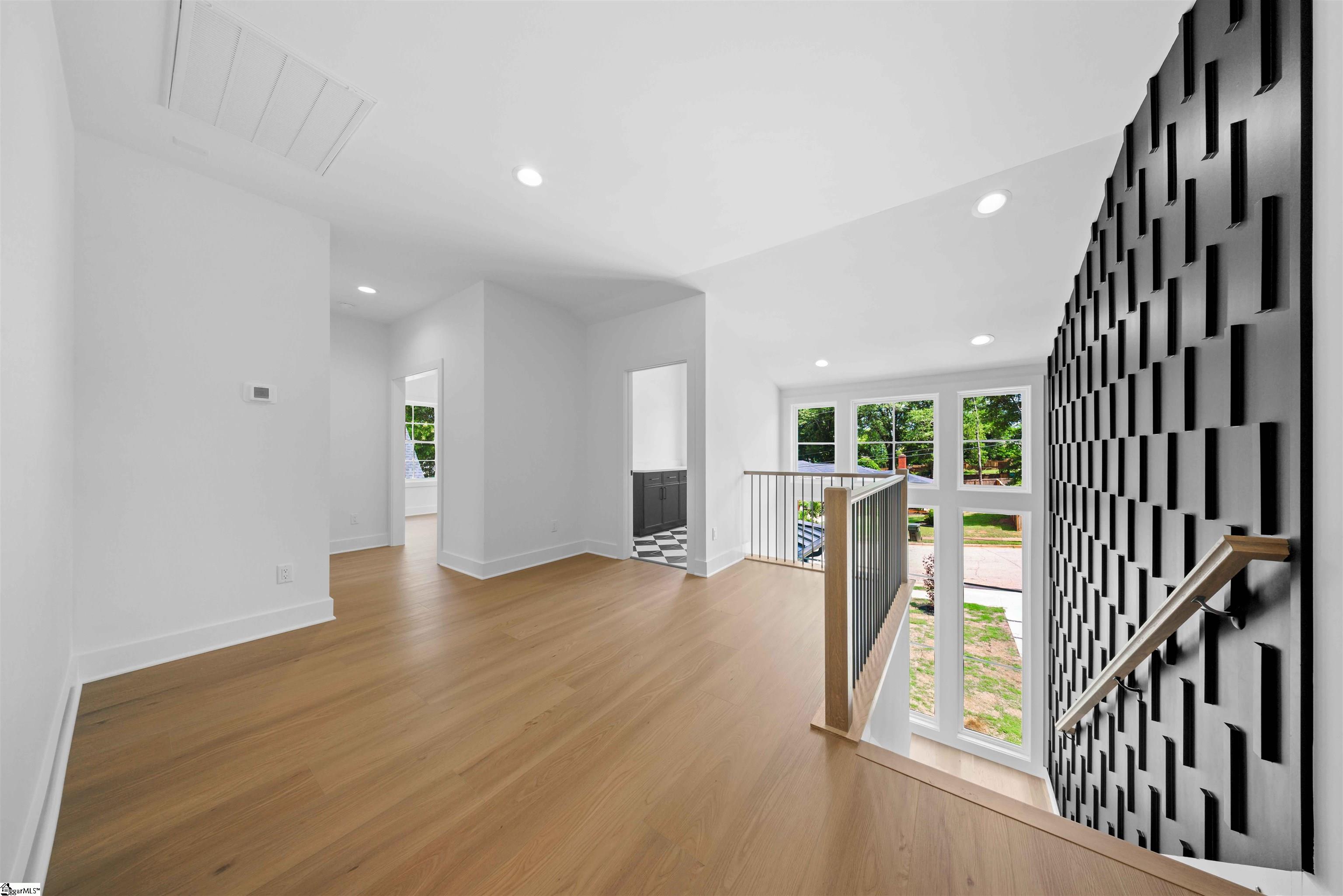 7 Beck Avenue Greenville, SC 29605