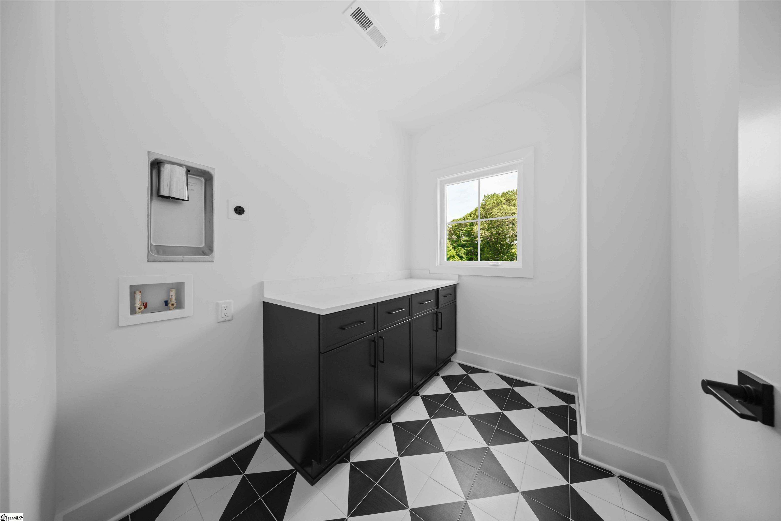 7 Beck Avenue Greenville, SC 29605