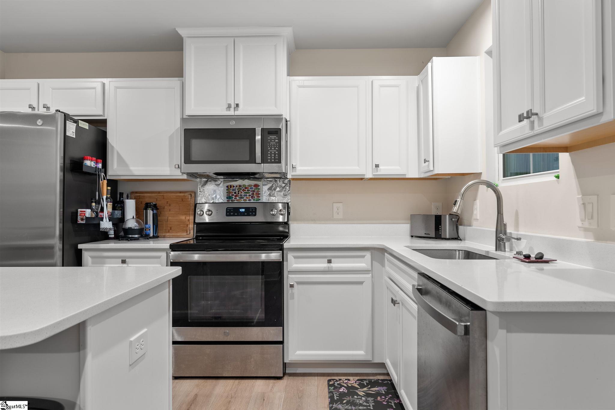 913 Leyburn Lane Greenville, SC 29617