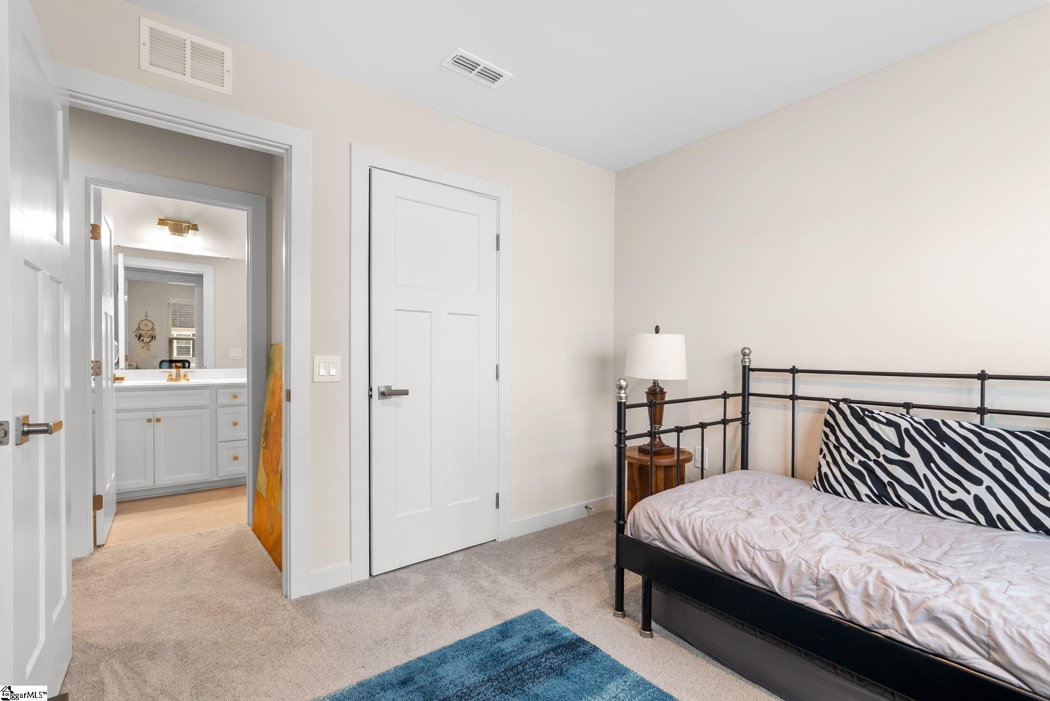 913 Leyburn Lane Greenville, SC 29617