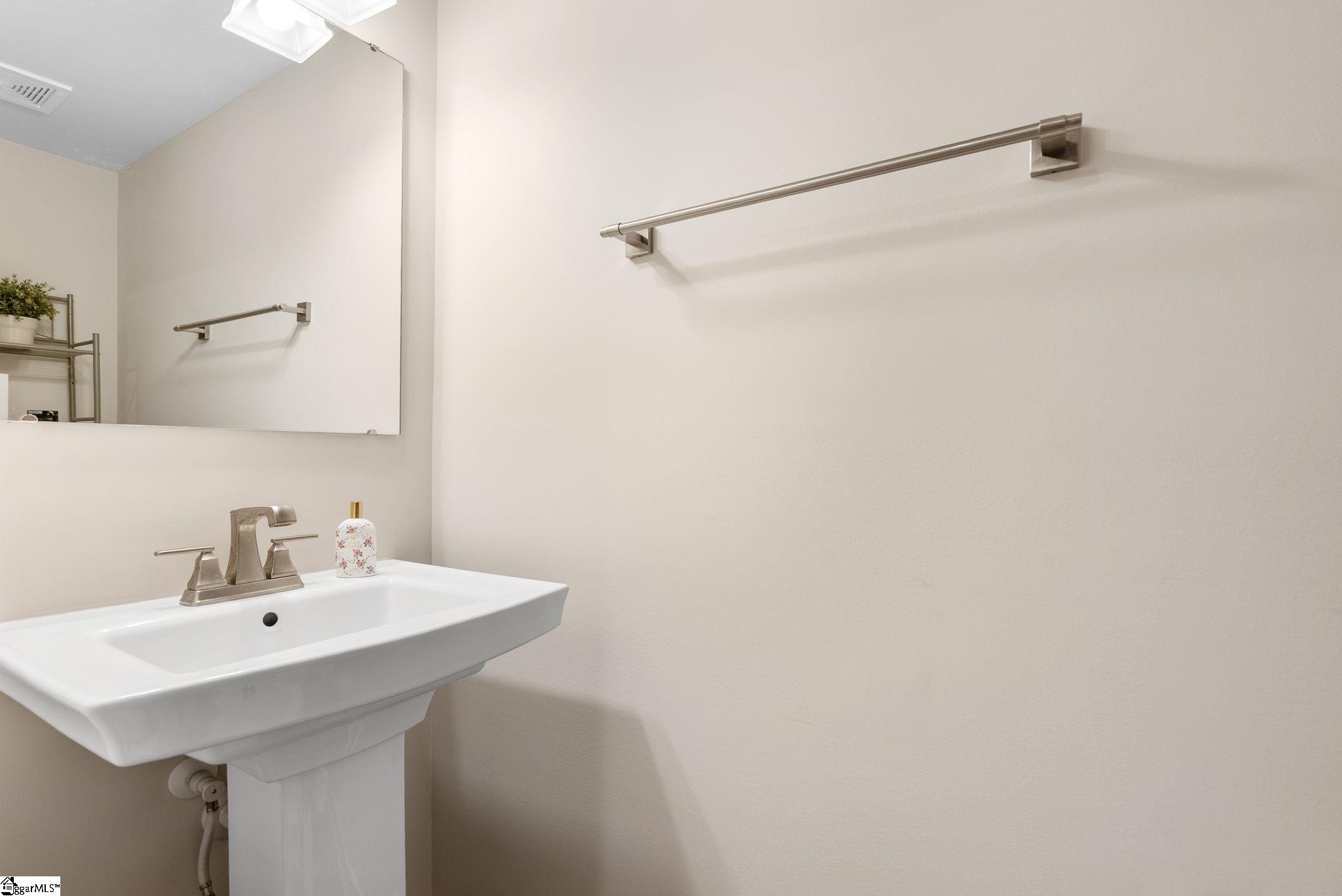 913 Leyburn Lane Greenville, SC 29617