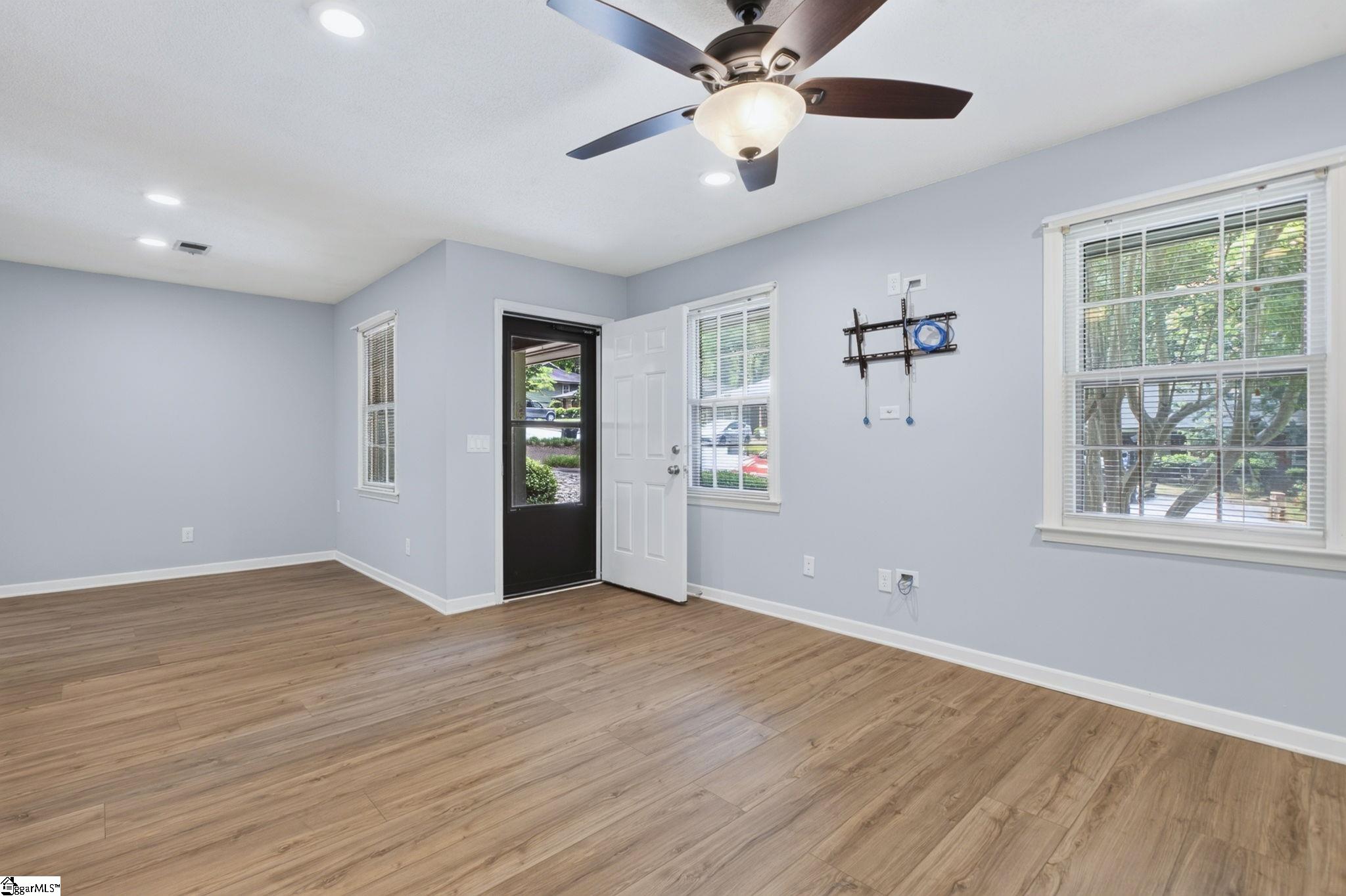 36 Oakwood Drive Greenville, SC 29609