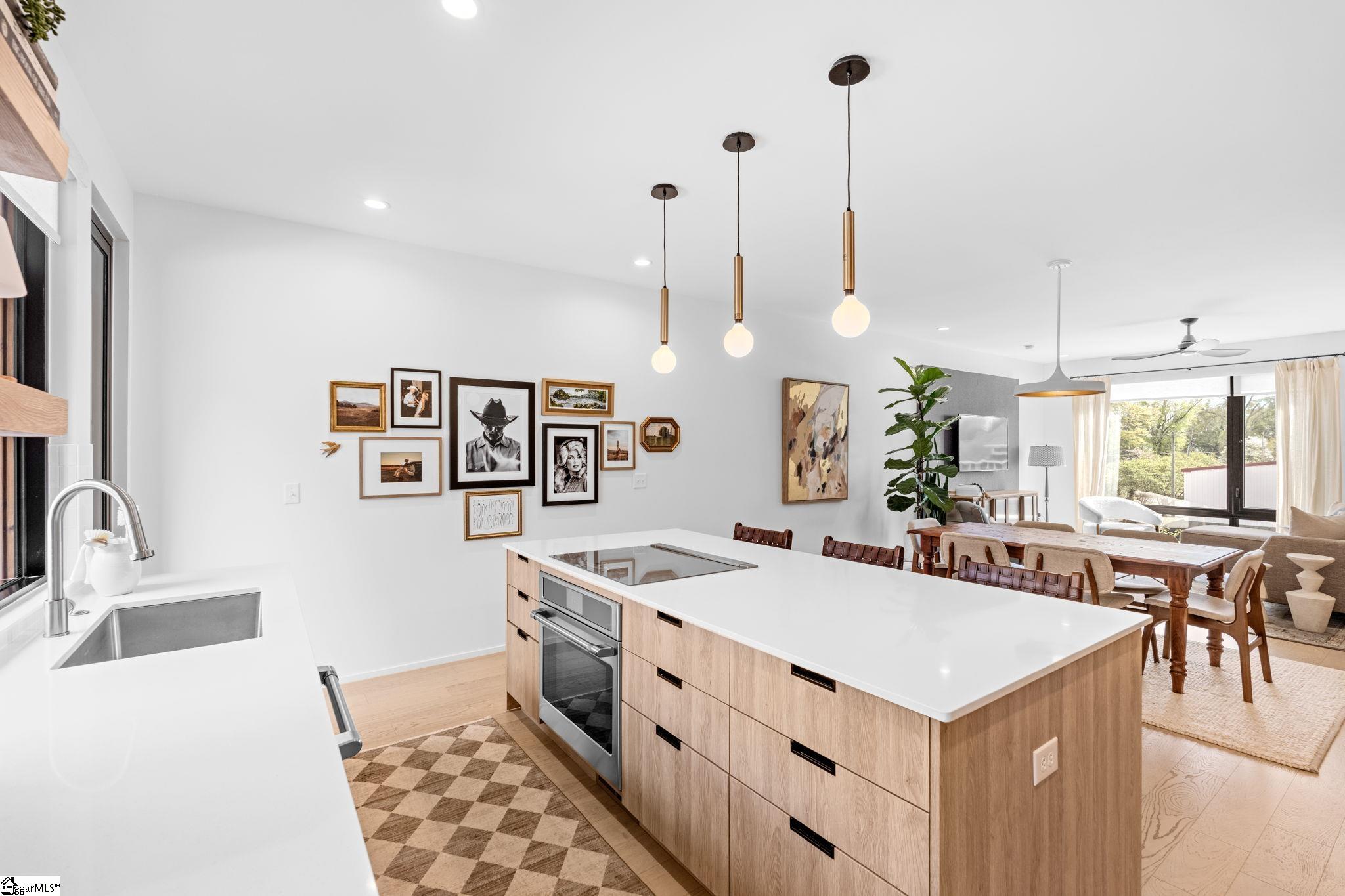 117 E Stone Avenue Greenville, SC 29609