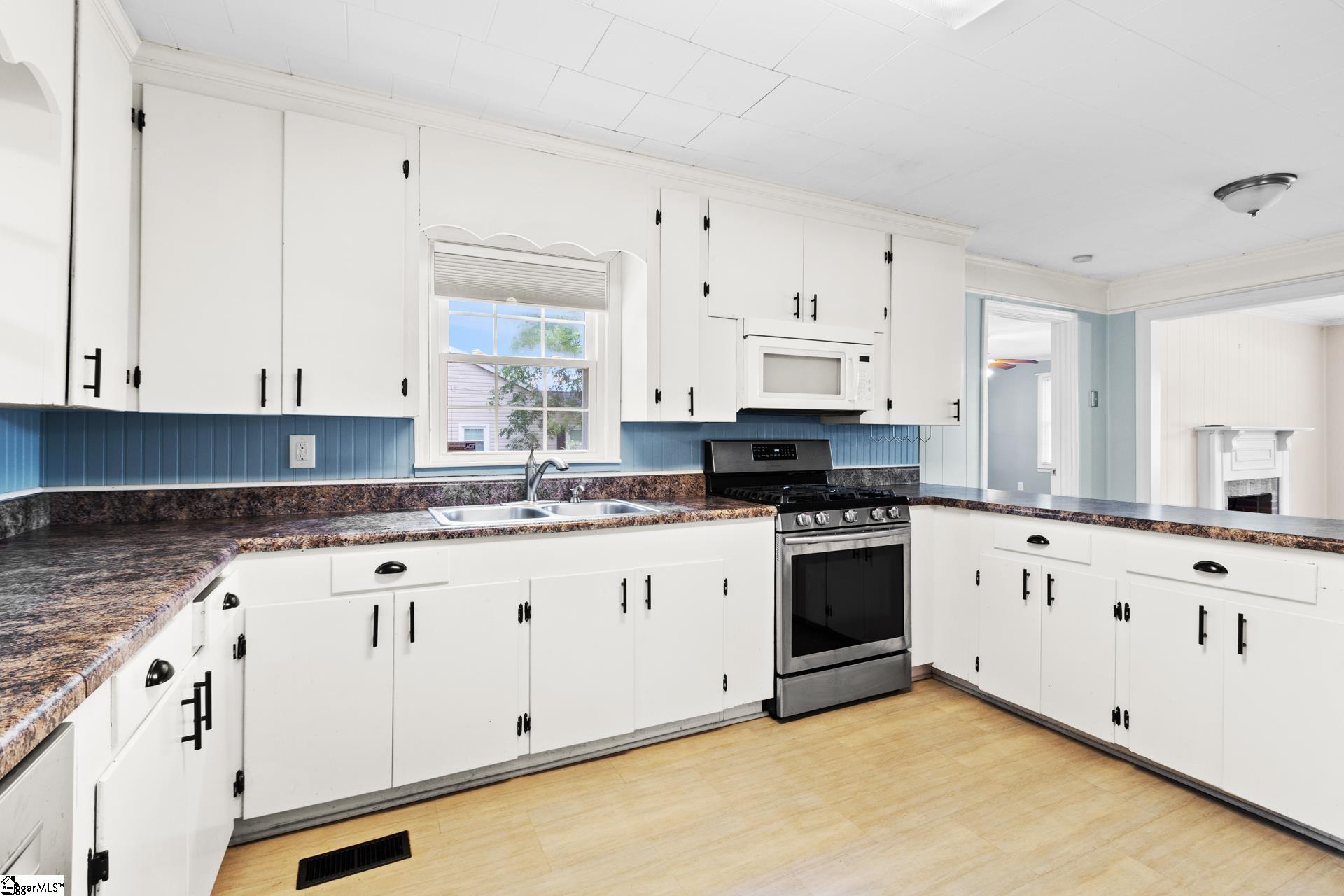711 N Adair Street Clinton, SC 29325