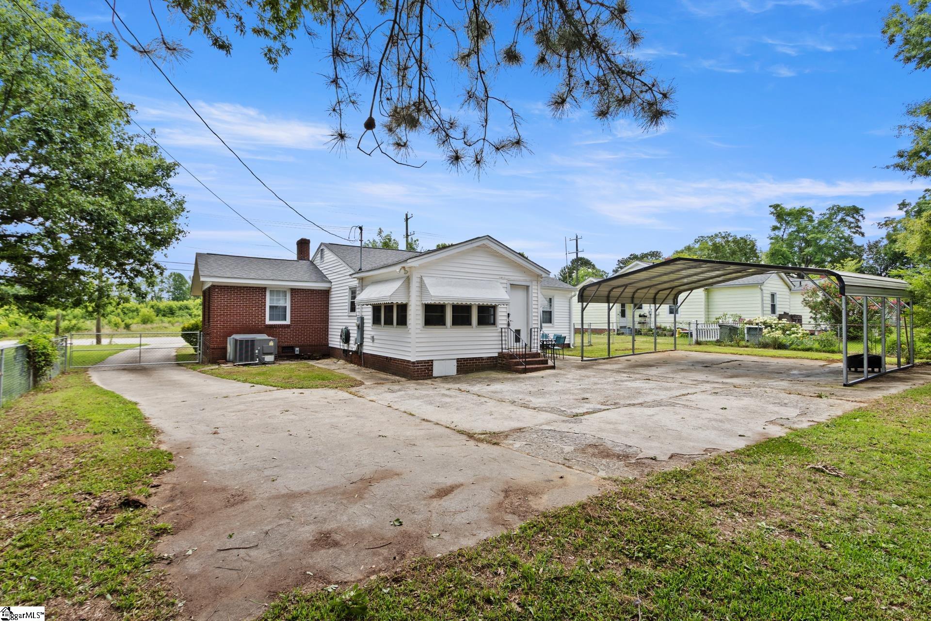 711 N Adair Street Clinton, SC 29325