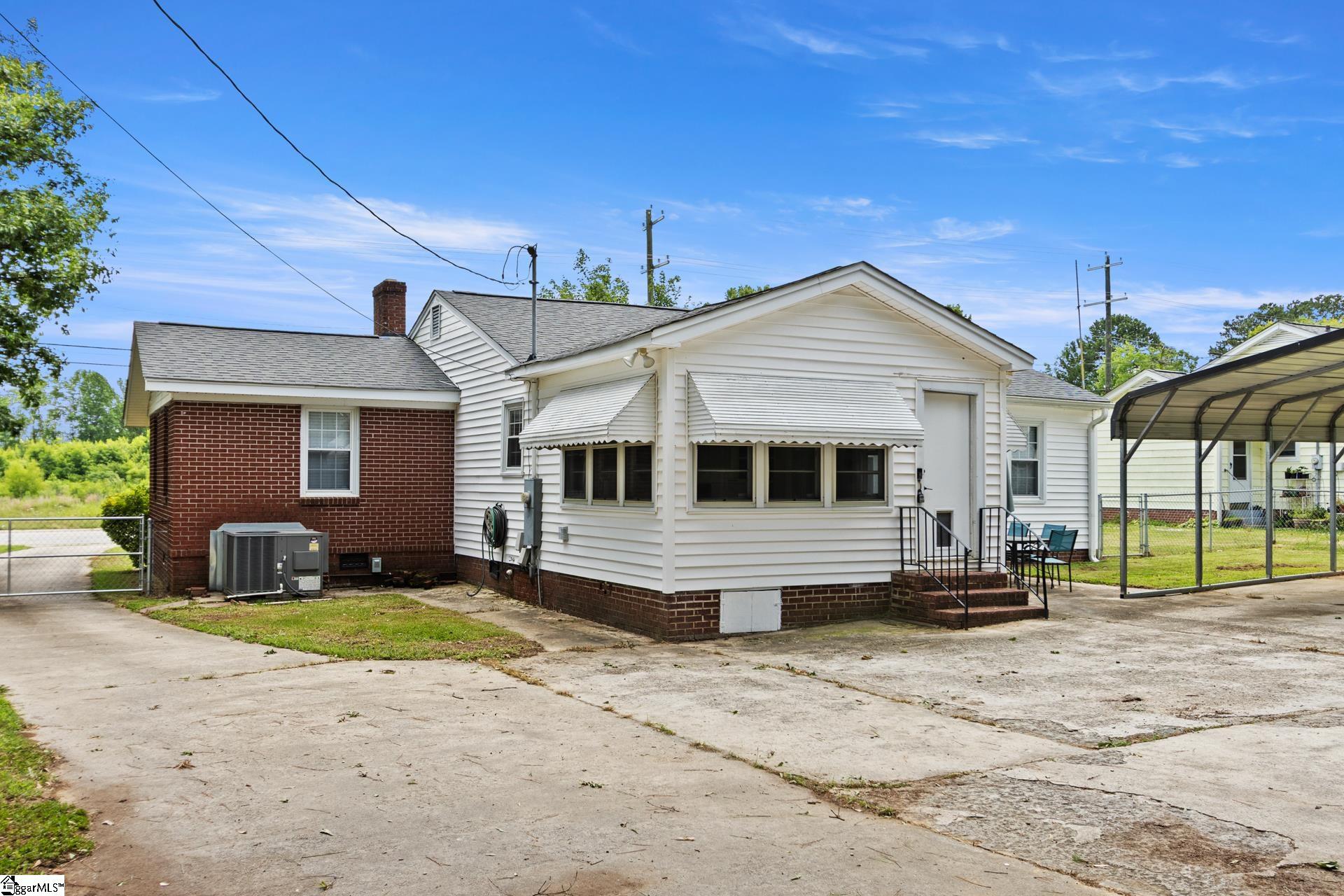 711 N Adair Street Clinton, SC 29325