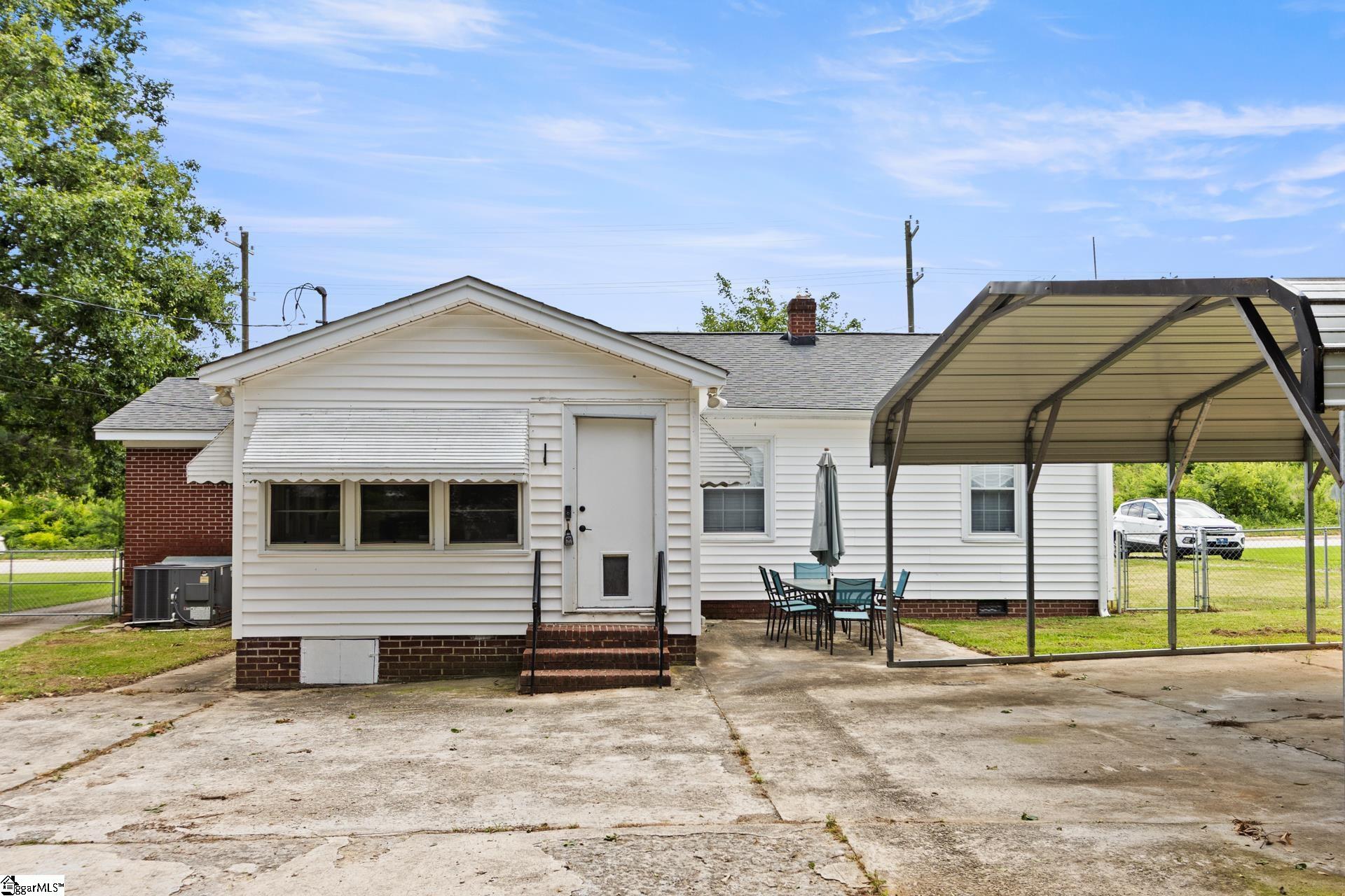 711 N Adair Street Clinton, SC 29325