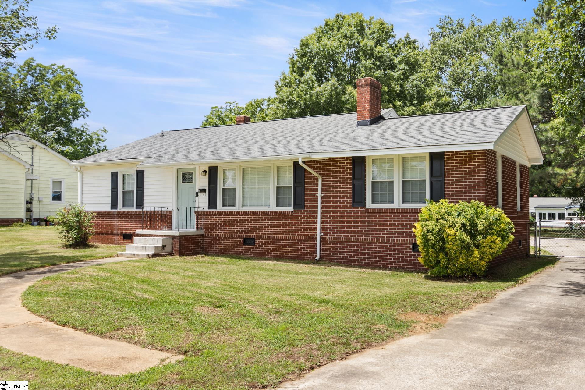 711 N Adair Street Clinton, SC 29325