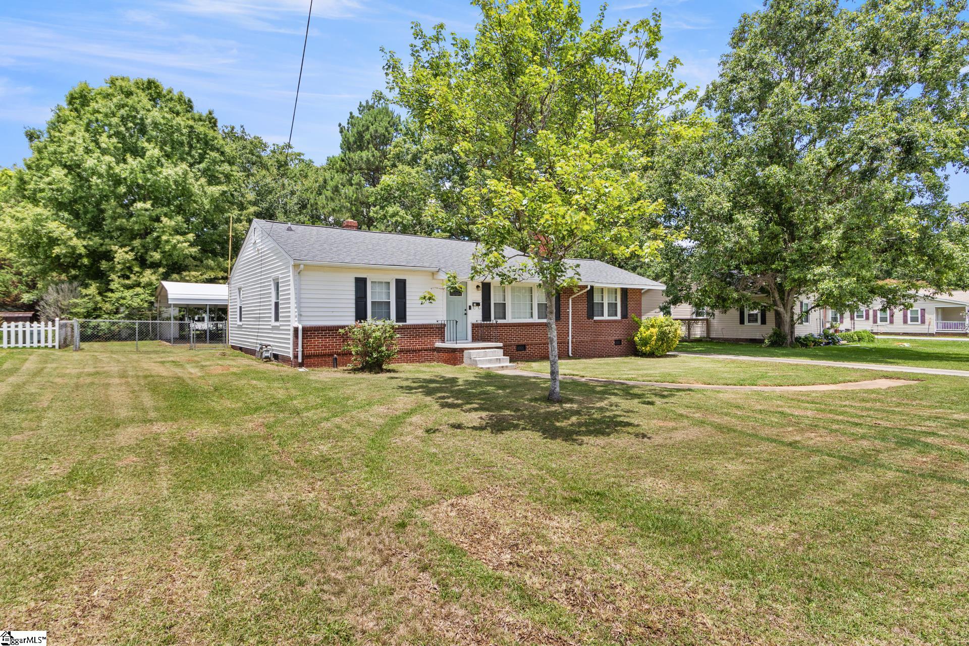 711 N Adair Street Clinton, SC 29325
