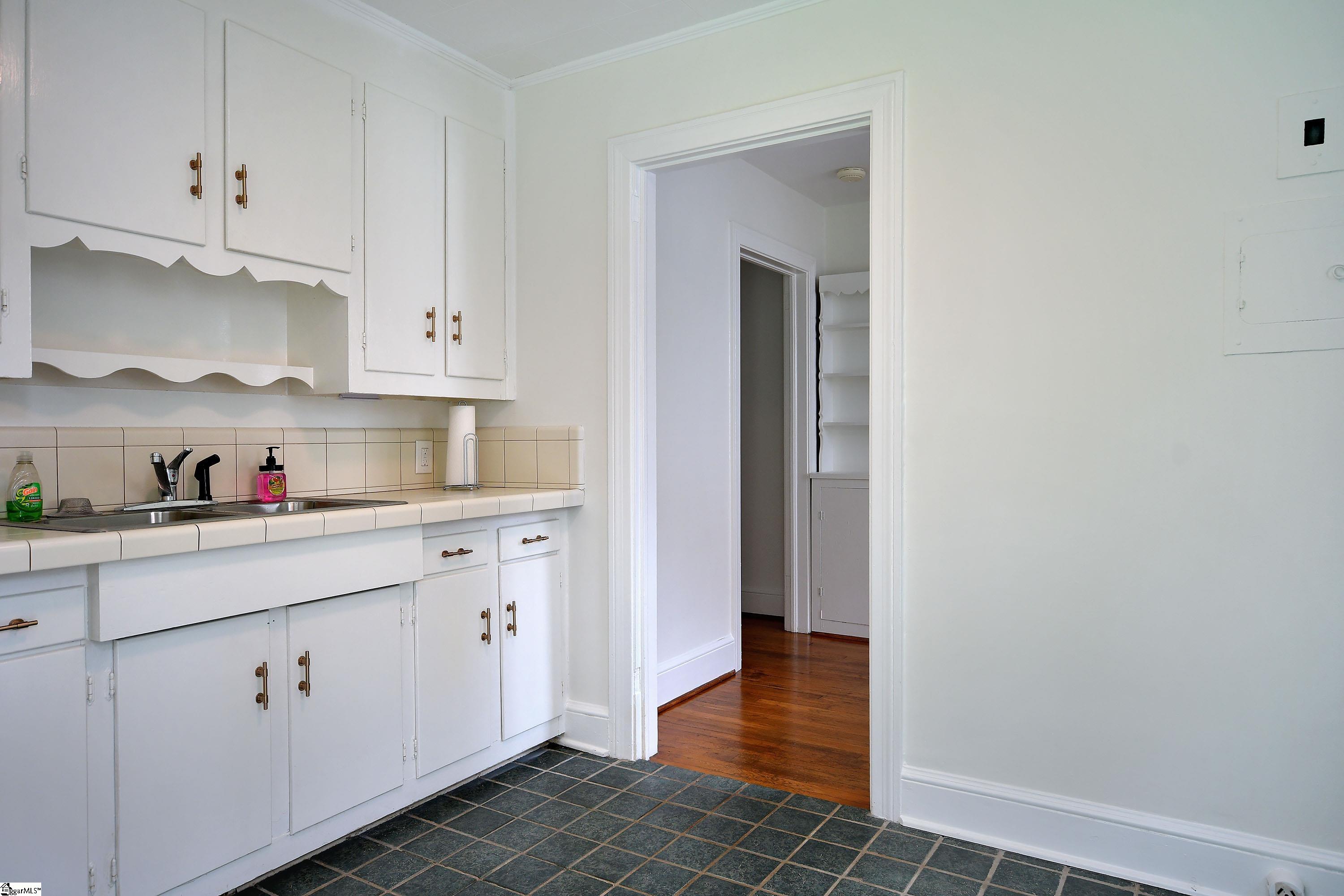 14 Tabor Street Greenville, SC 29609