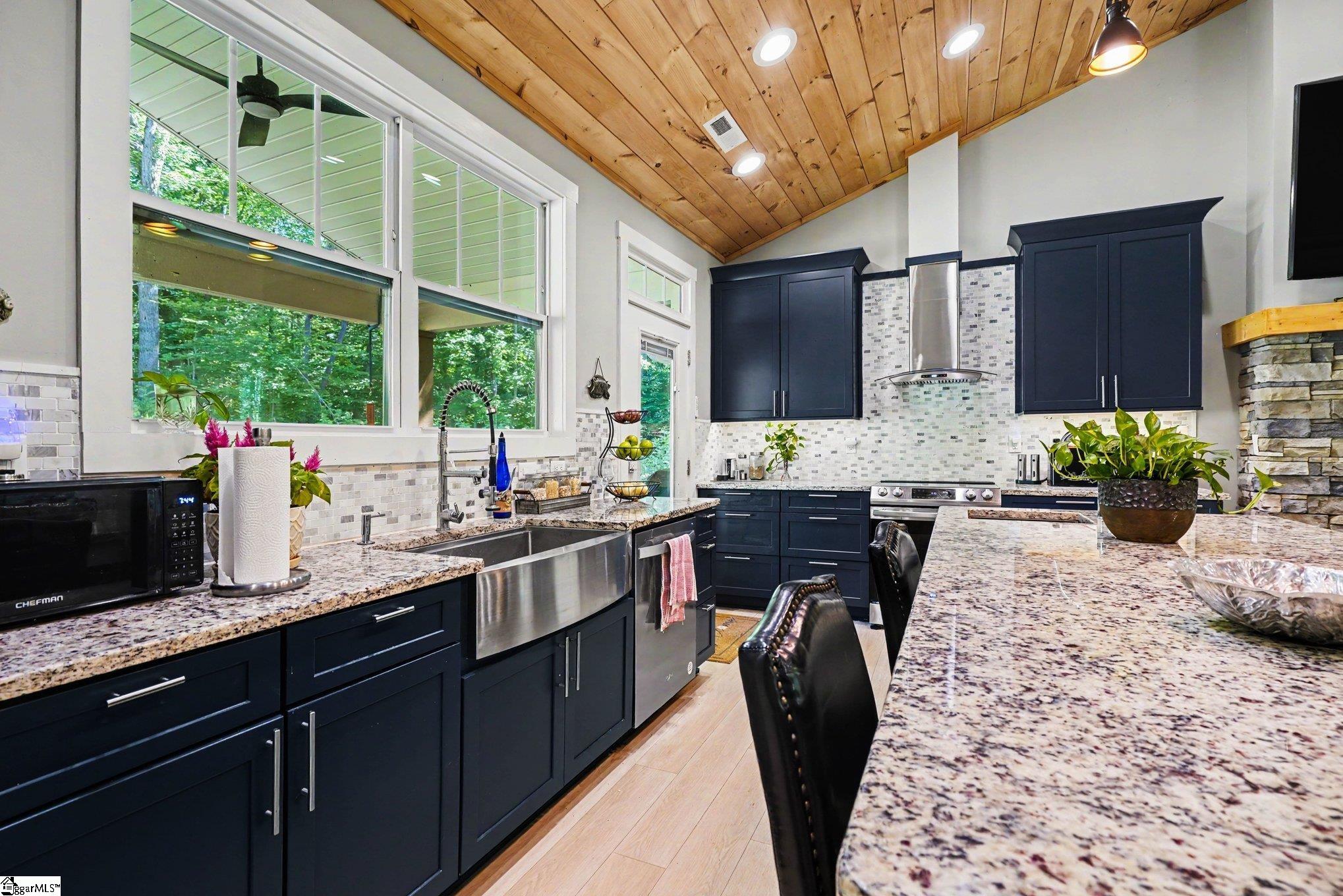 1241 Hayes Road Columbus, NC 28722