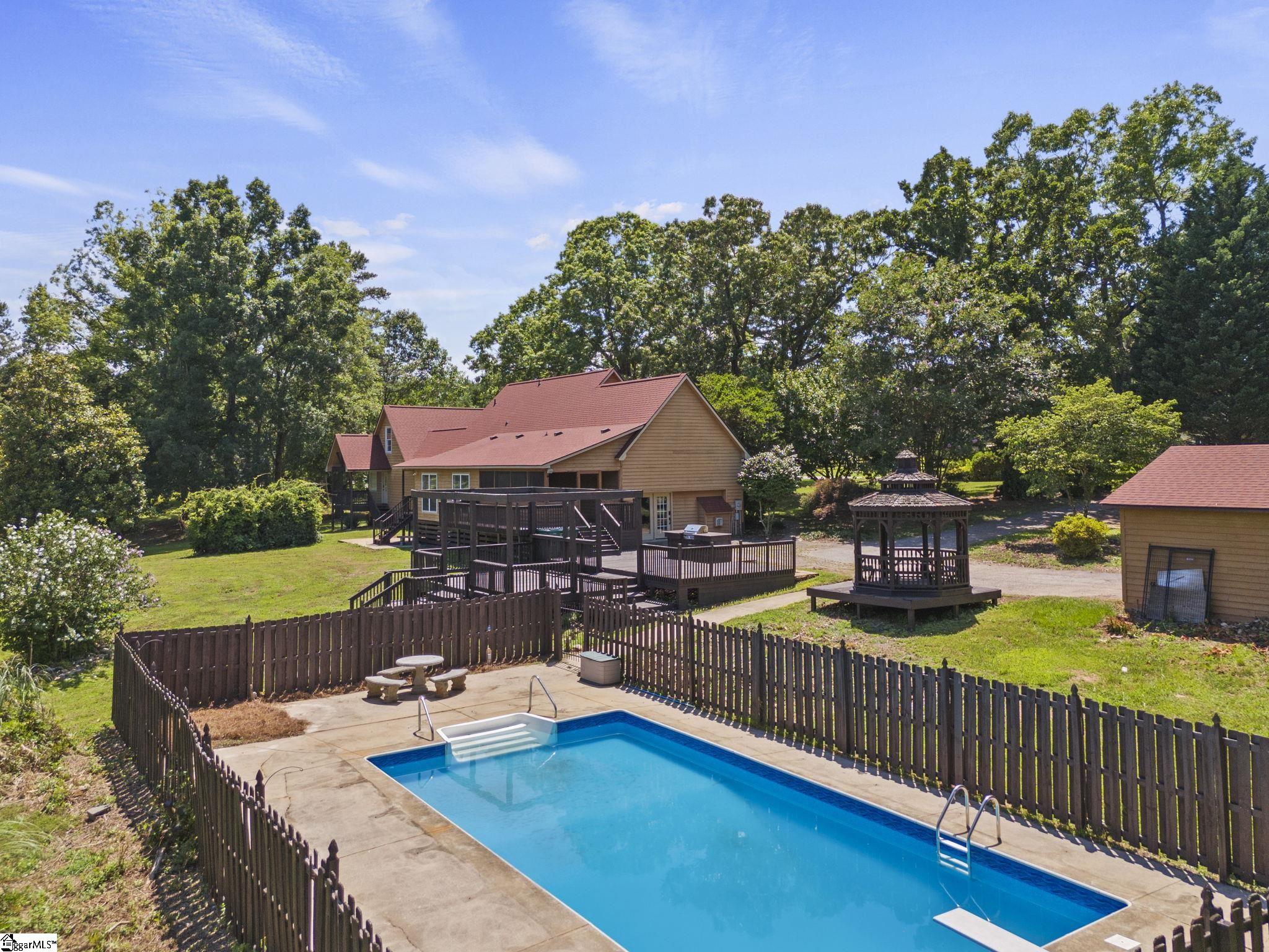 40 Ridings Road Campobello, SC 29322