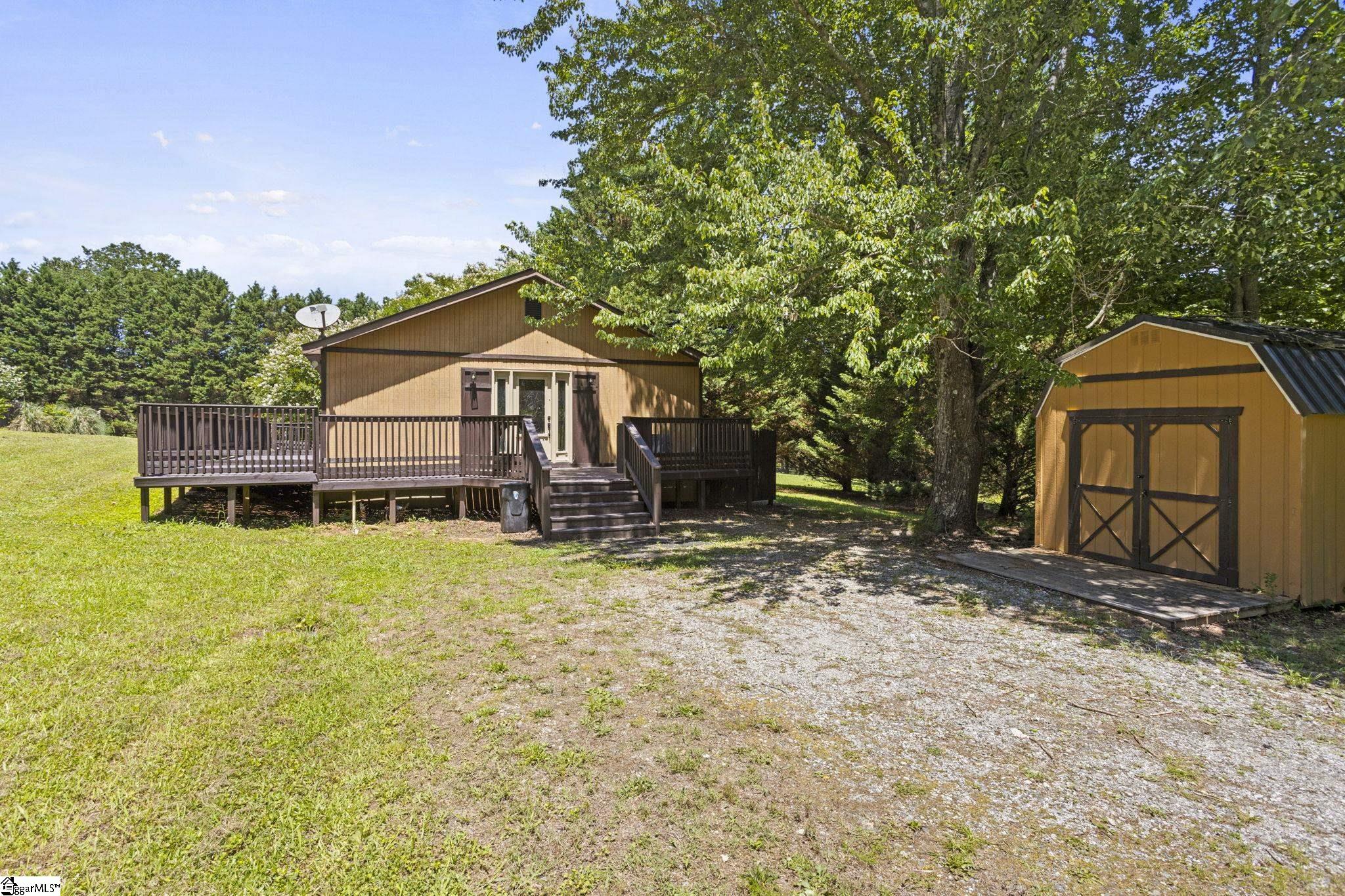 40 Ridings Road Campobello, SC 29322