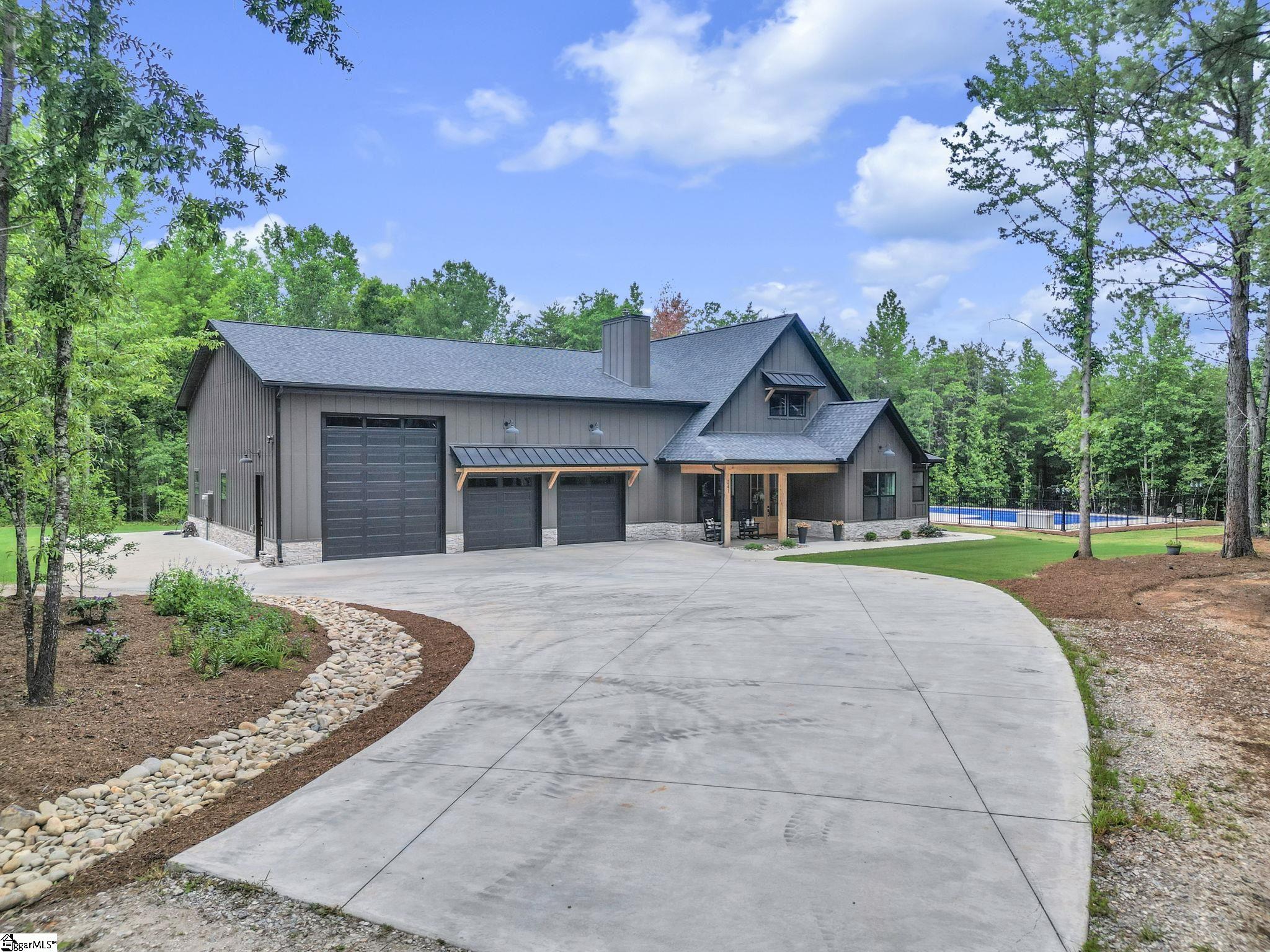 241 Thomspon Road Taylors, SC 29687