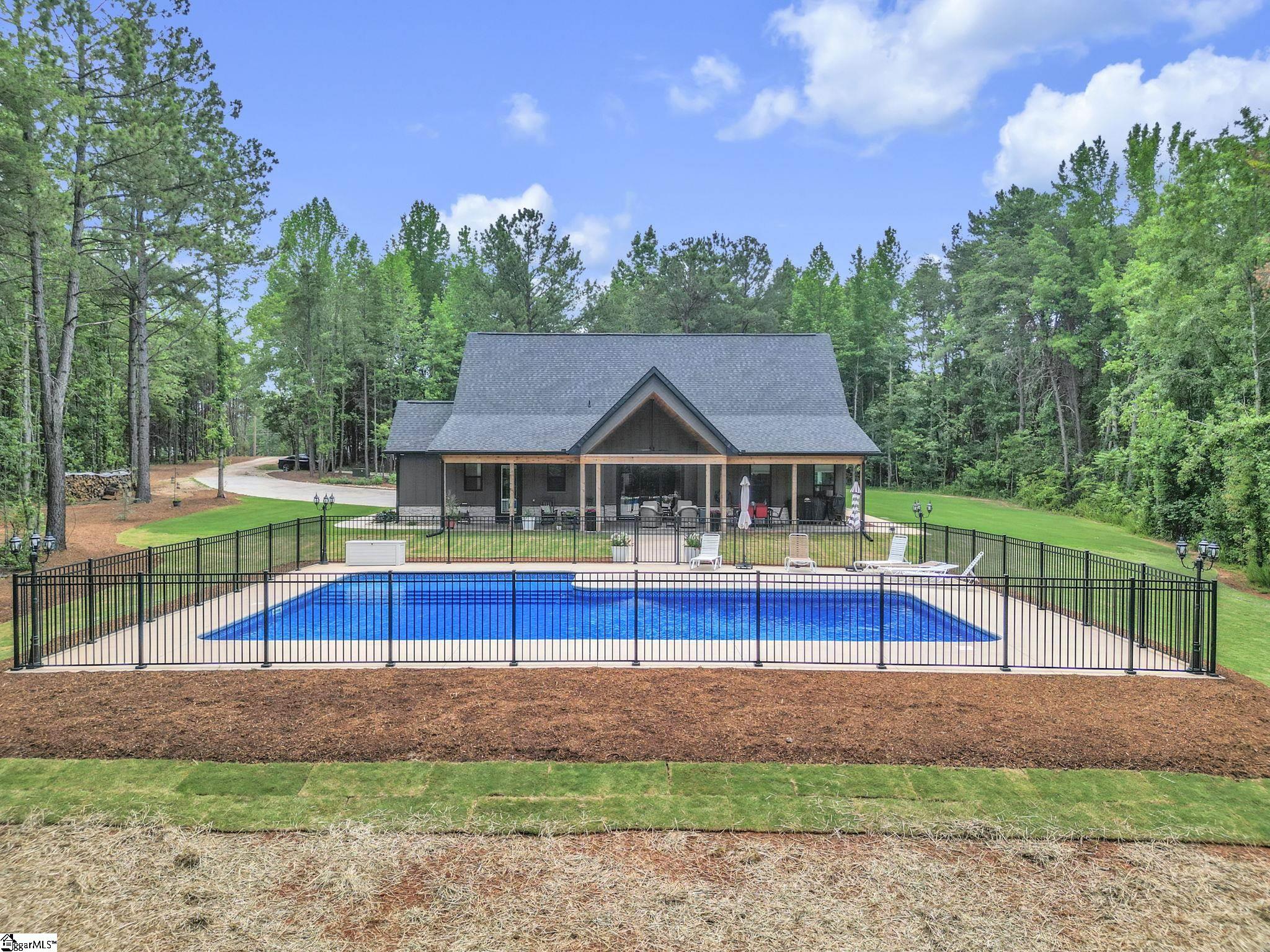 241 Thomspon Road Taylors, SC 29687