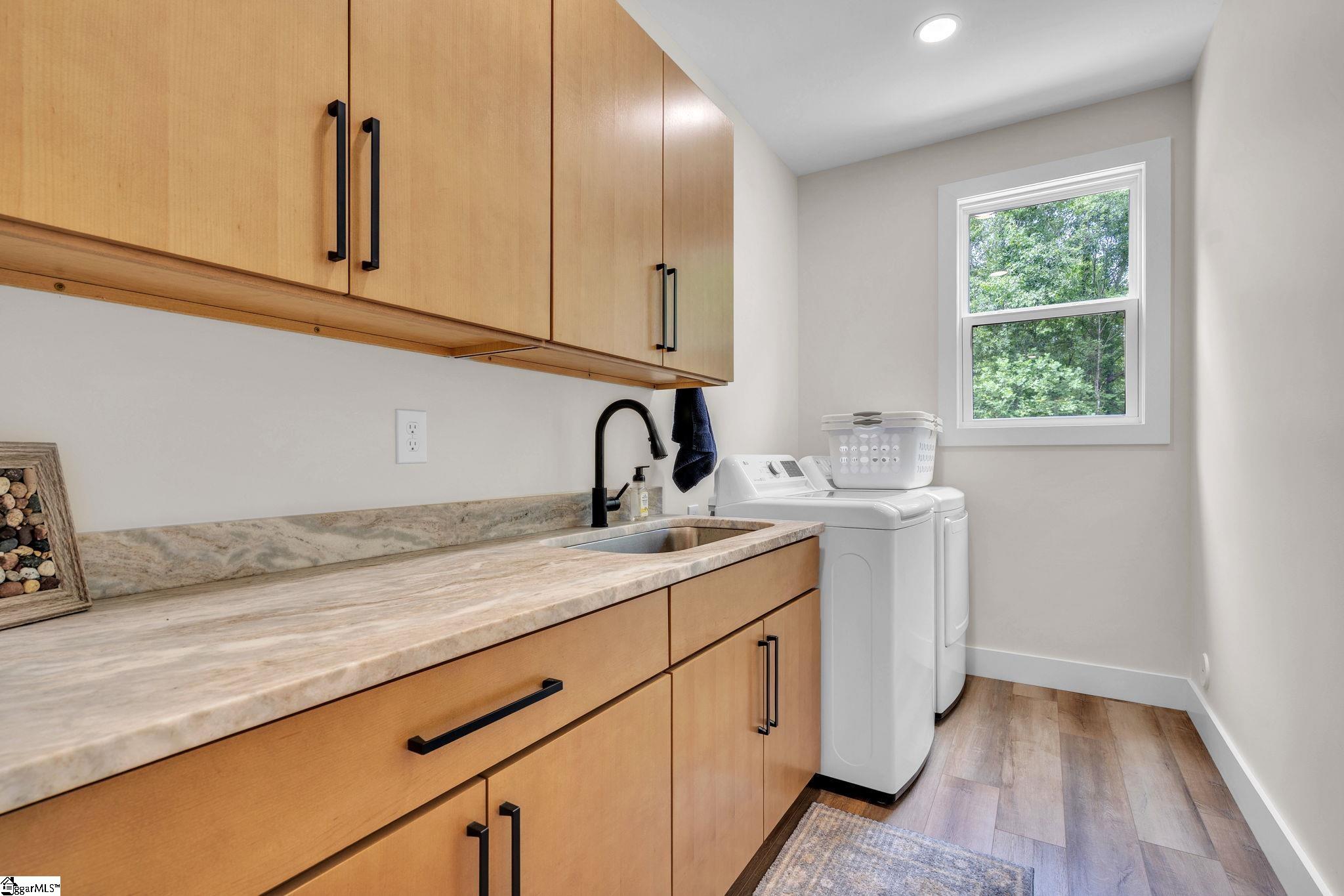 241 Thomspon Road Taylors, SC 29687