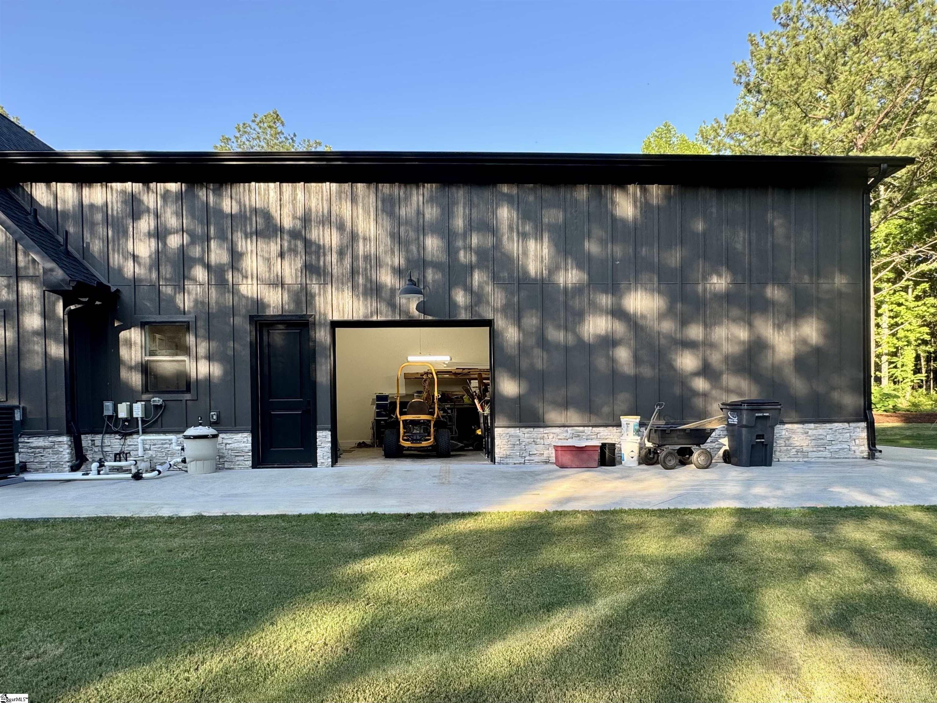 241 Thomspon Road Taylors, SC 29687