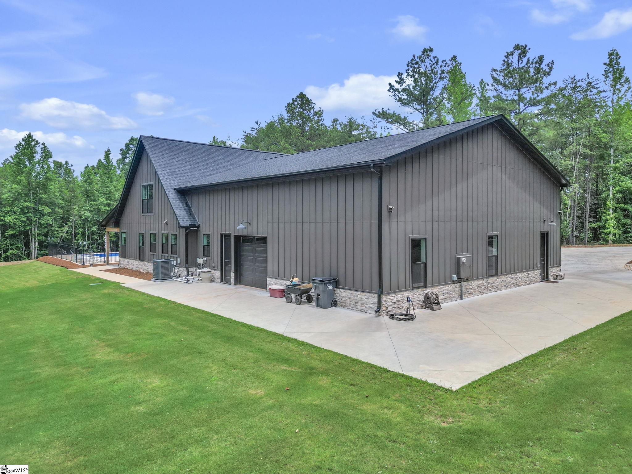 241 Thomspon Road Taylors, SC 29687