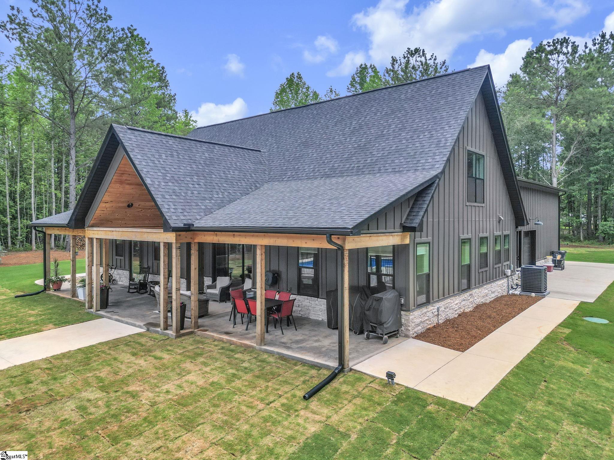 241 Thomspon Road Taylors, SC 29687