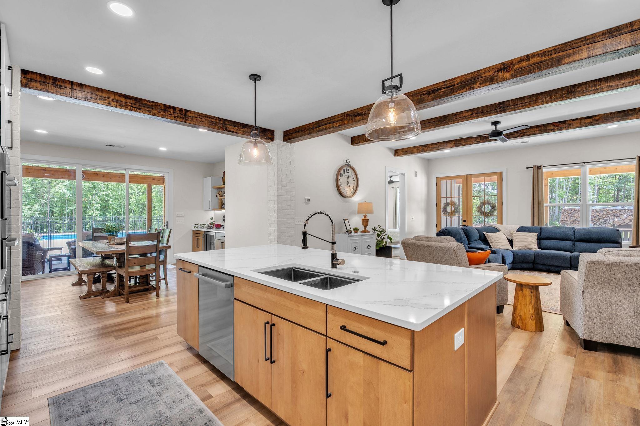 241 Thomspon Road Taylors, SC 29687