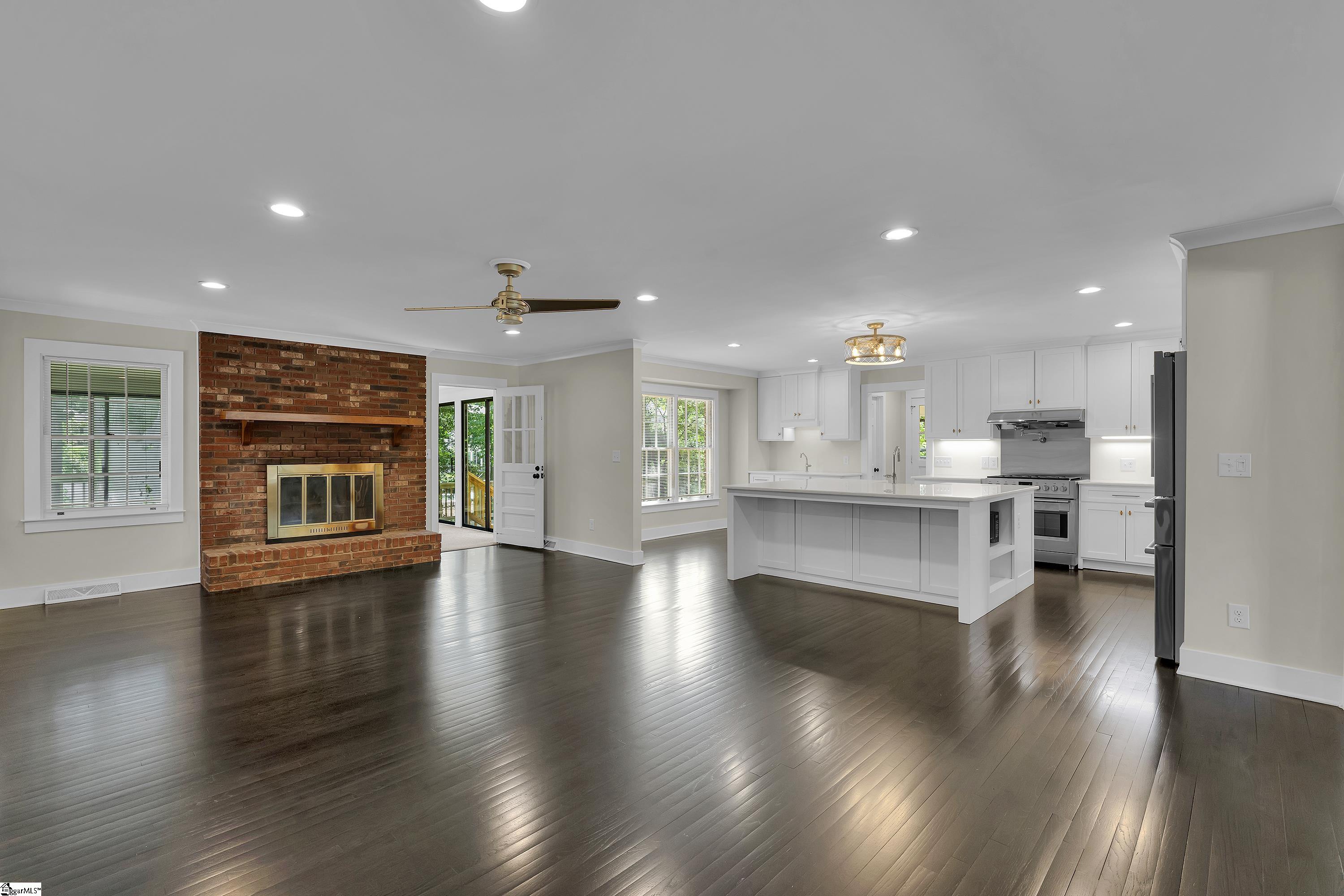 12 Compton Drive Greenville, SC 29615