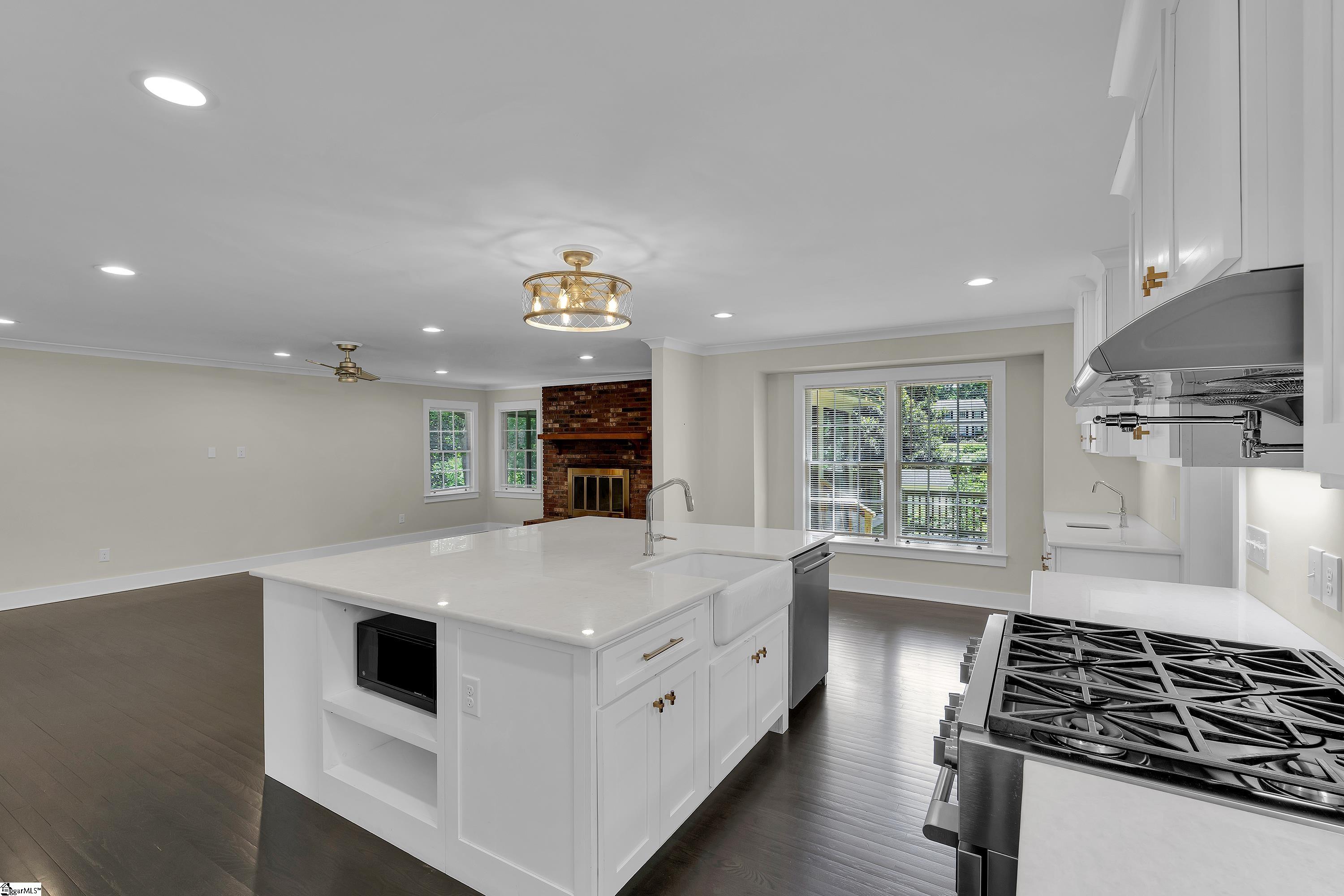 12 Compton Drive Greenville, SC 29615