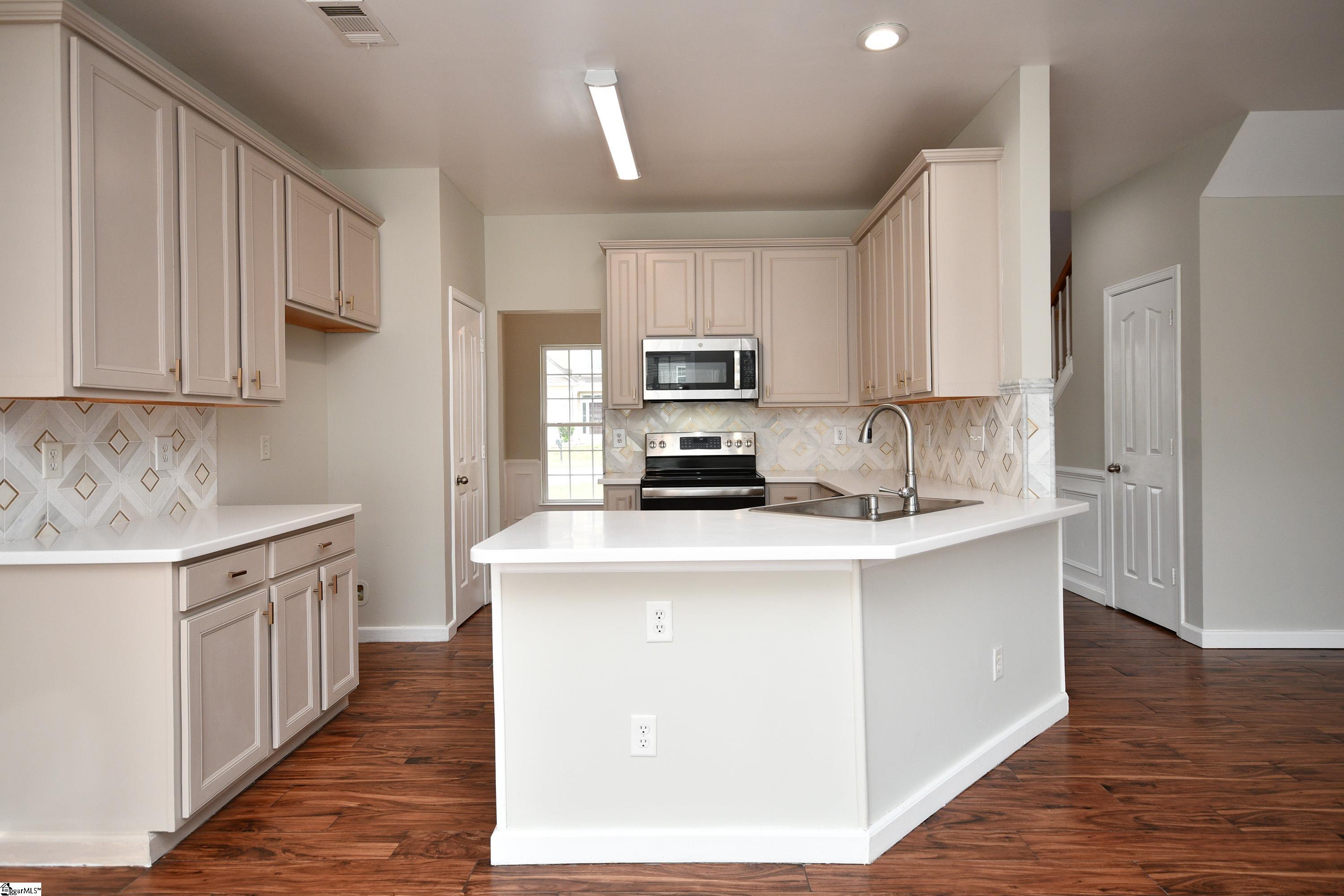 21 Nut Leaf Lane Greenville, SC 29605