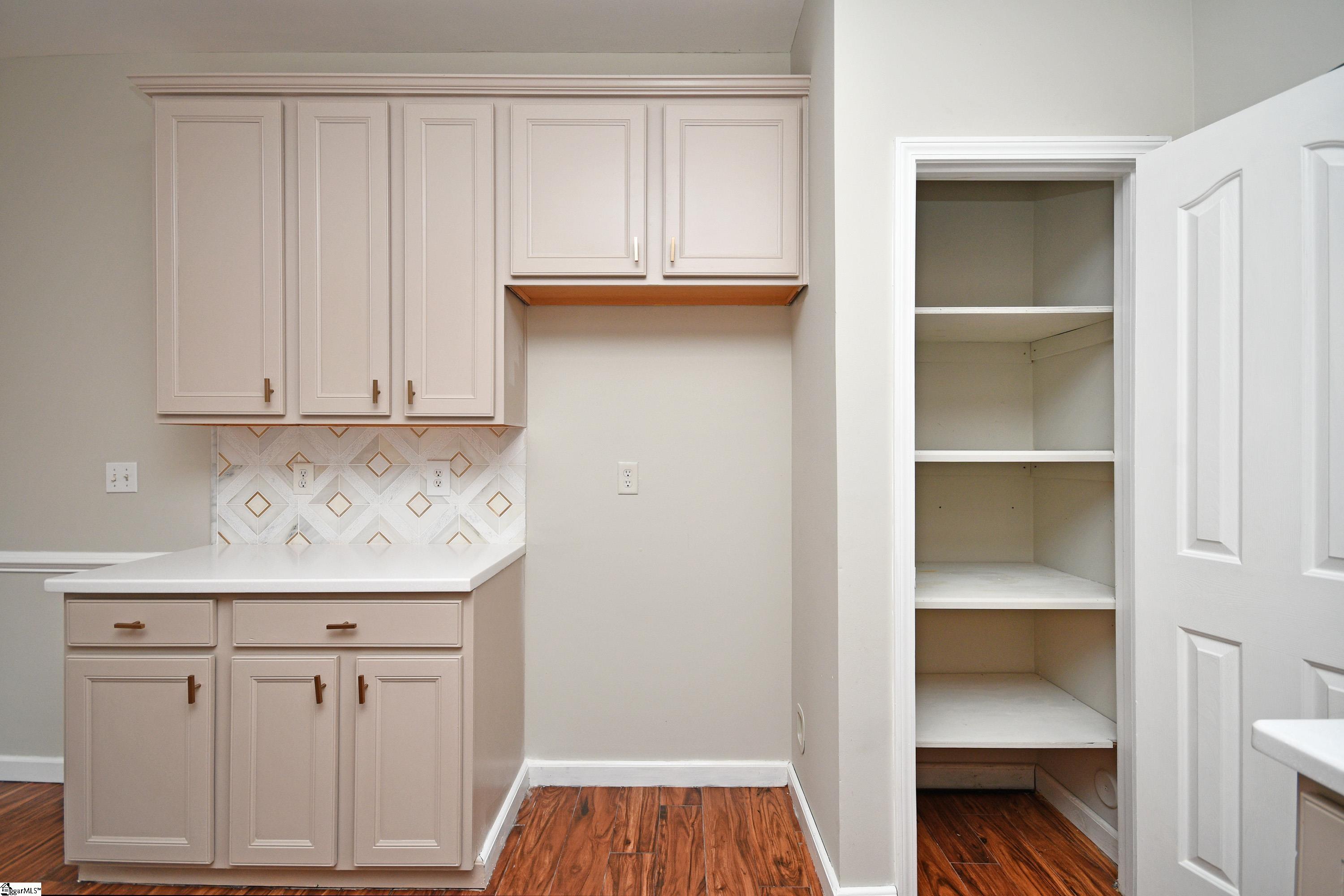 21 Nut Leaf Lane Greenville, SC 29605