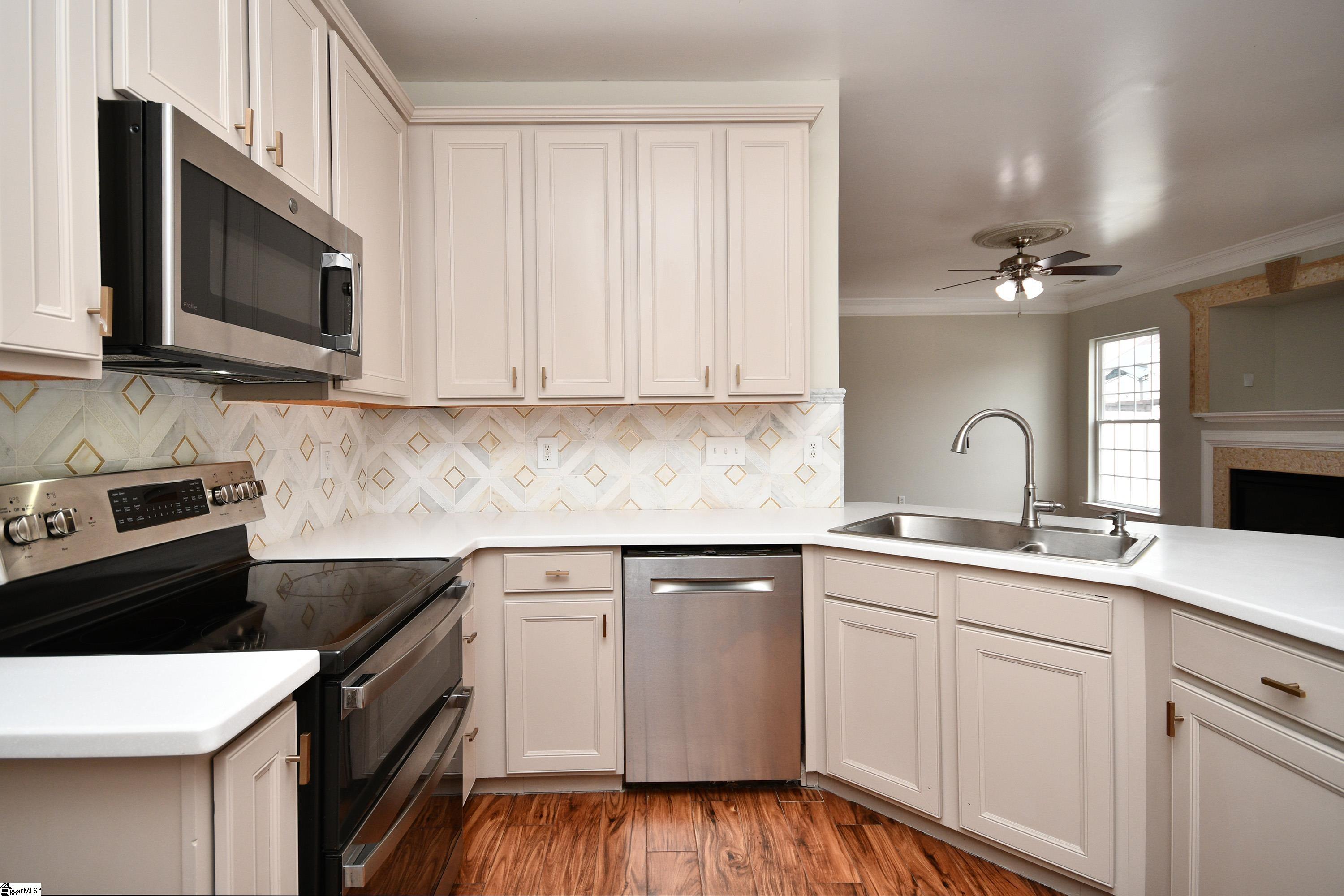 21 Nut Leaf Lane Greenville, SC 29605