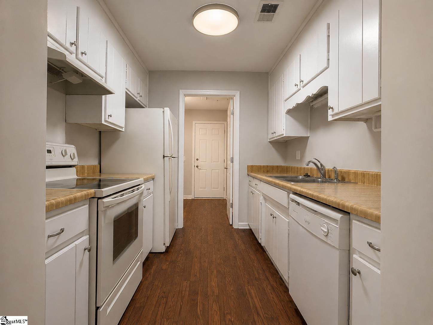26 Oakwood Drive Greenville, SC 29609-3275