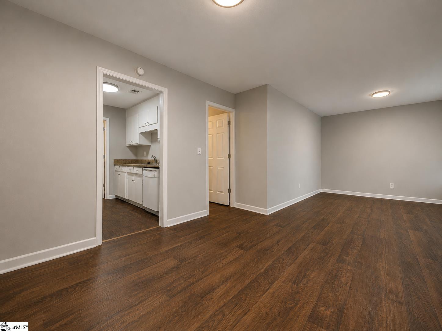 26 Oakwood Drive Greenville, SC 29609-3275
