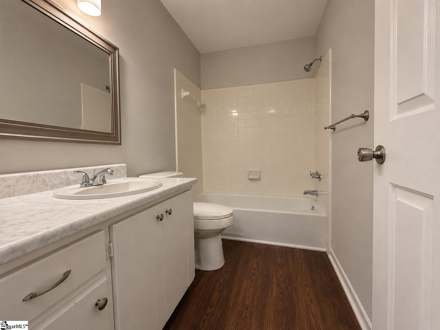 26 Oakwood Drive Greenville, SC 29609-3275