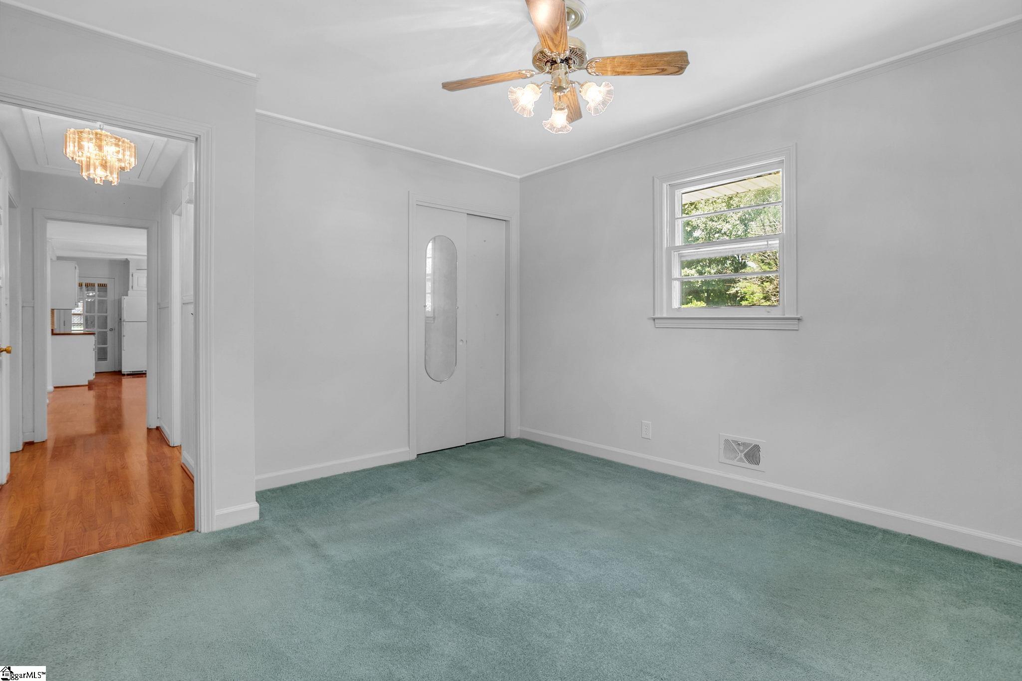 204 Parkdale Drive Greenville, SC 29611
