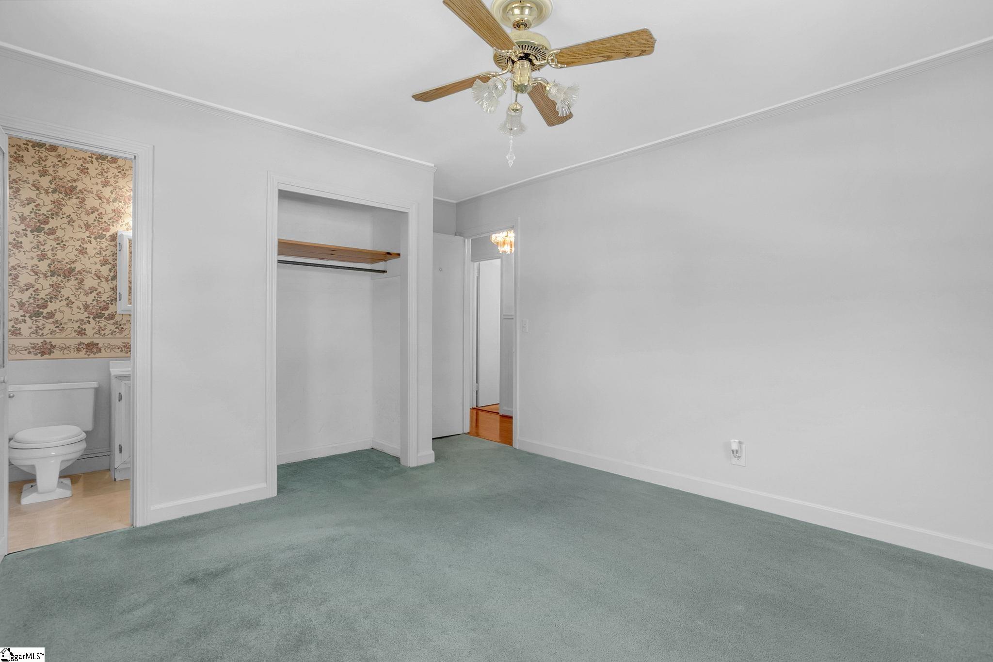 204 Parkdale Drive Greenville, SC 29611