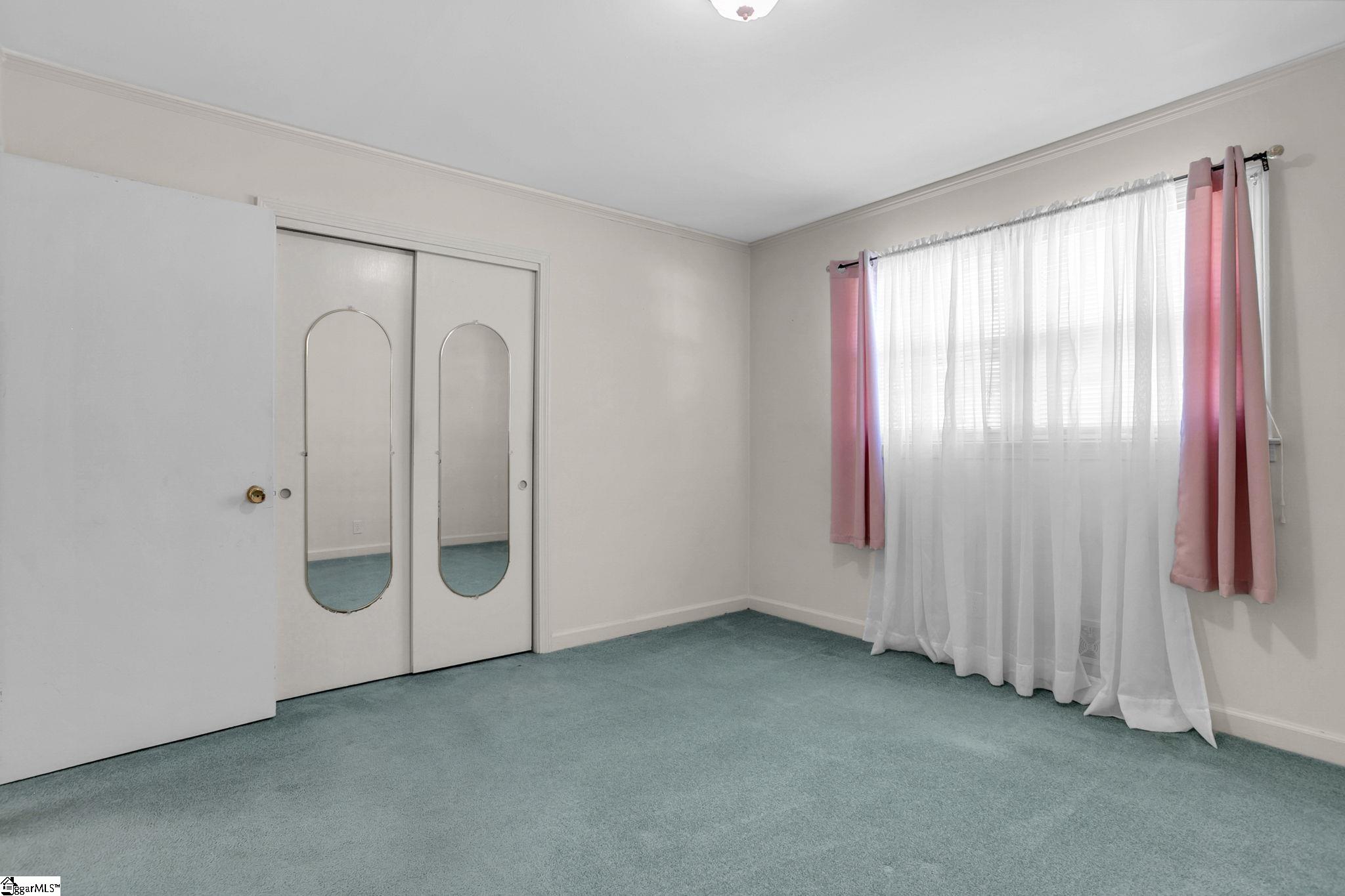 204 Parkdale Drive Greenville, SC 29611