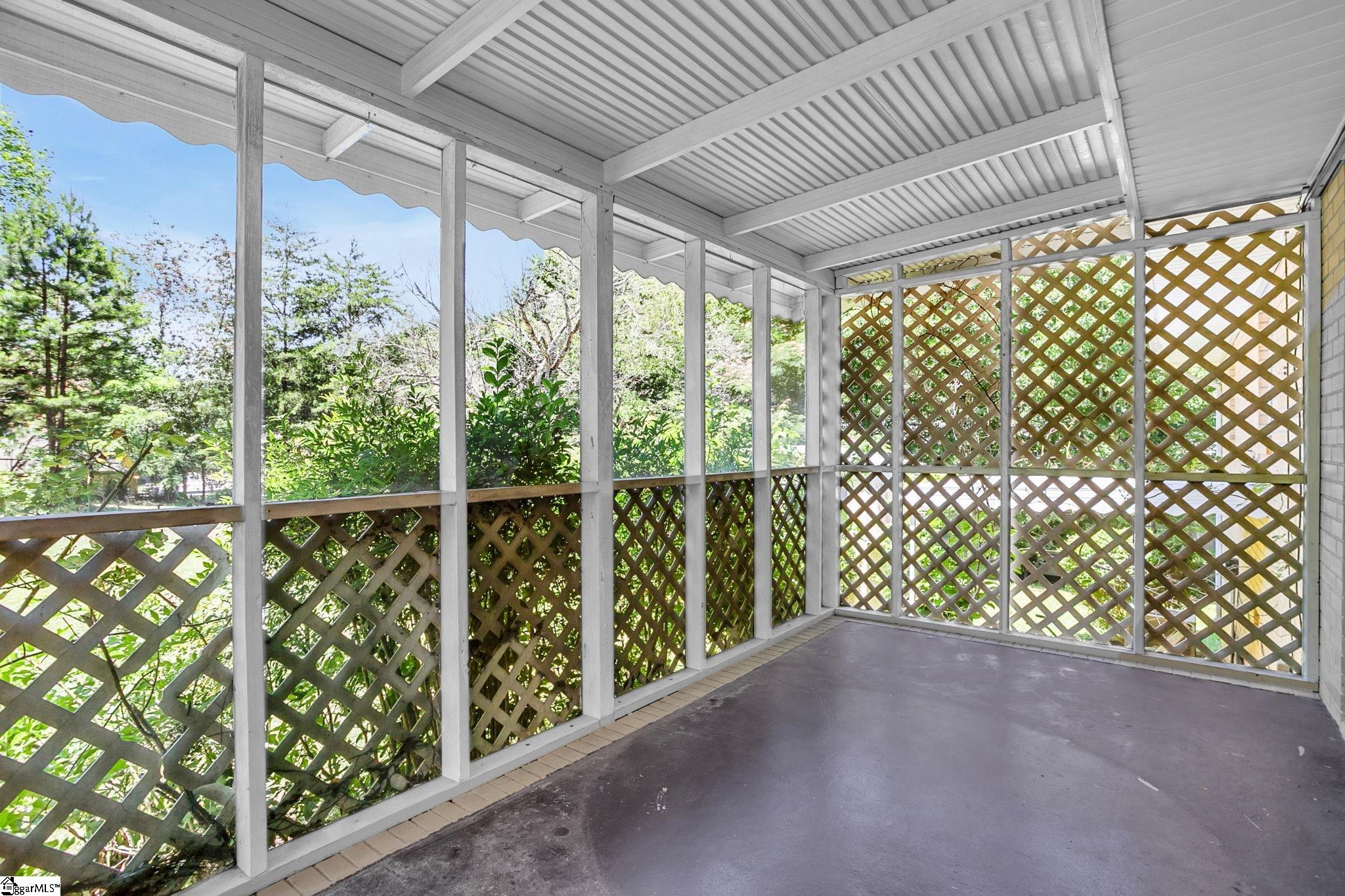 204 Parkdale Drive Greenville, SC 29611
