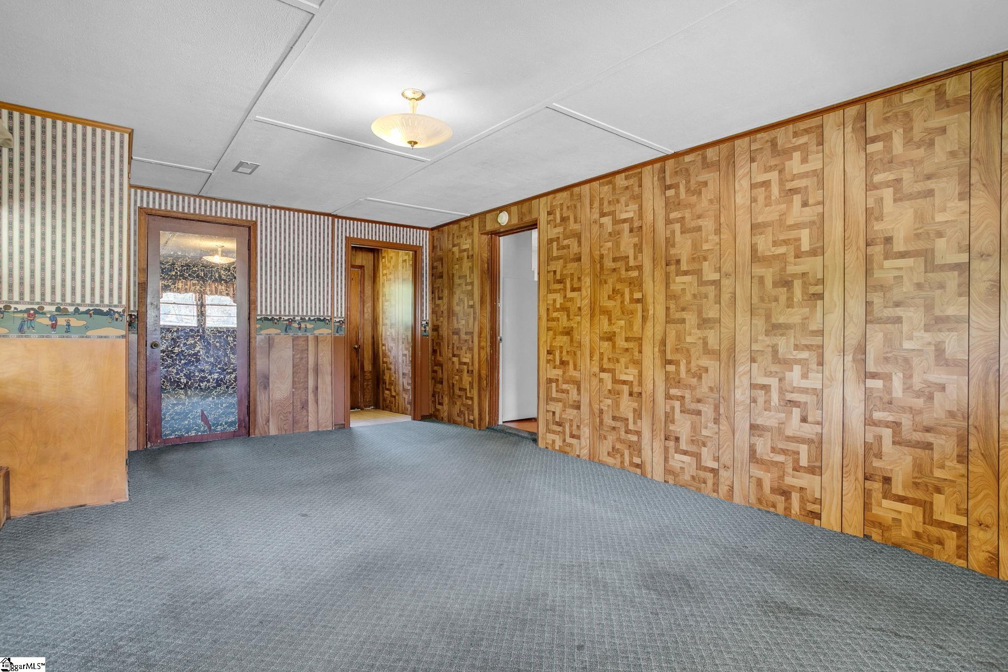 204 Parkdale Drive Greenville, SC 29611