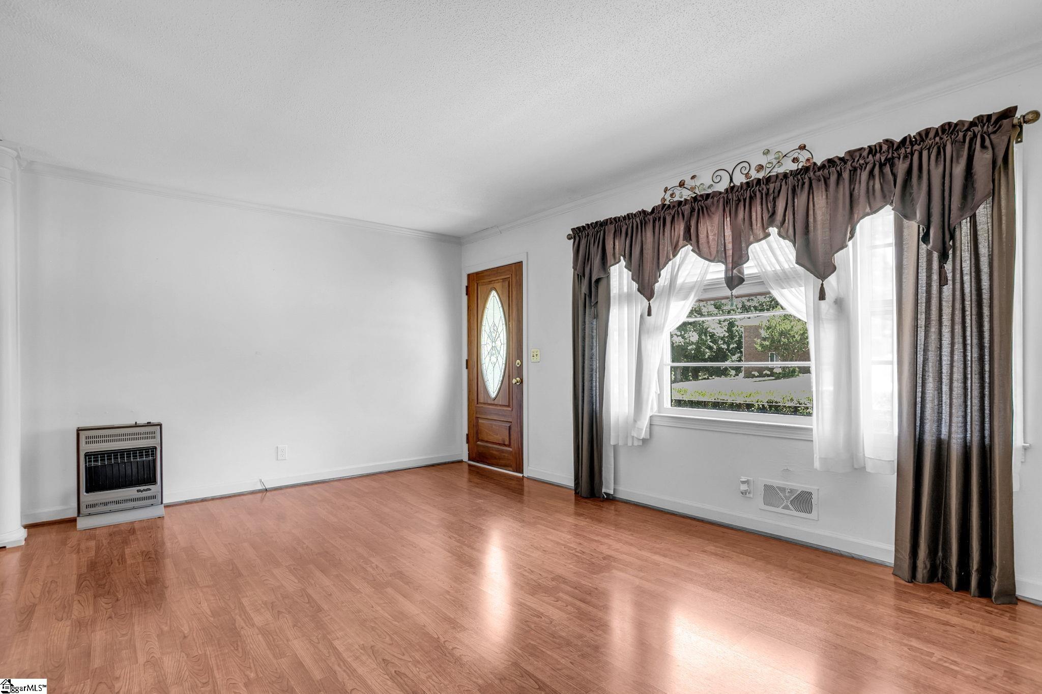 204 Parkdale Drive Greenville, SC 29611