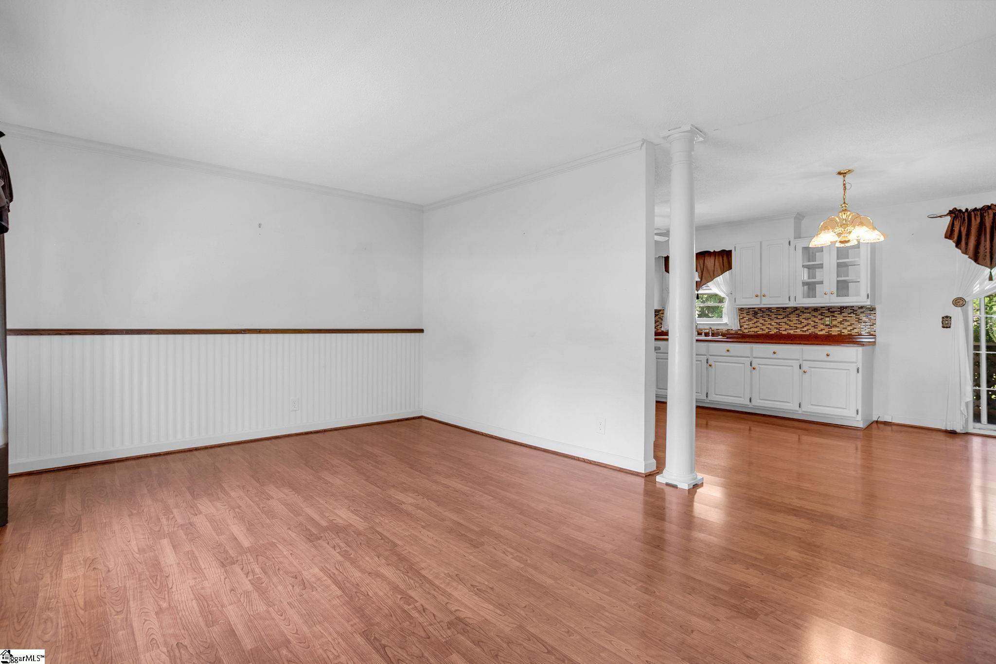 204 Parkdale Drive Greenville, SC 29611