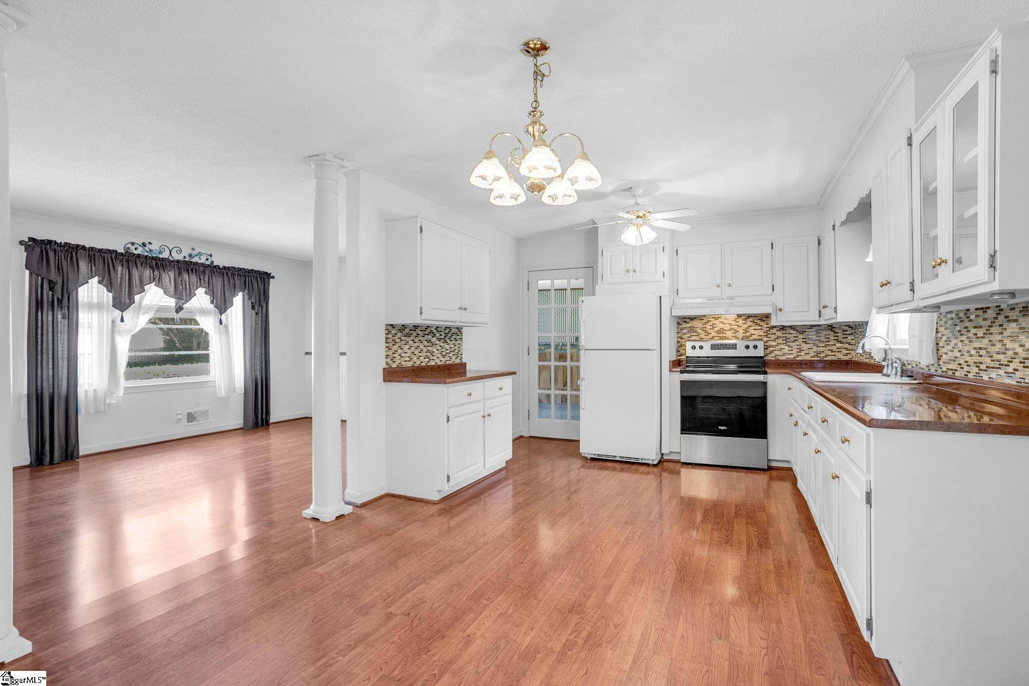 204 Parkdale Drive Greenville, SC 29611