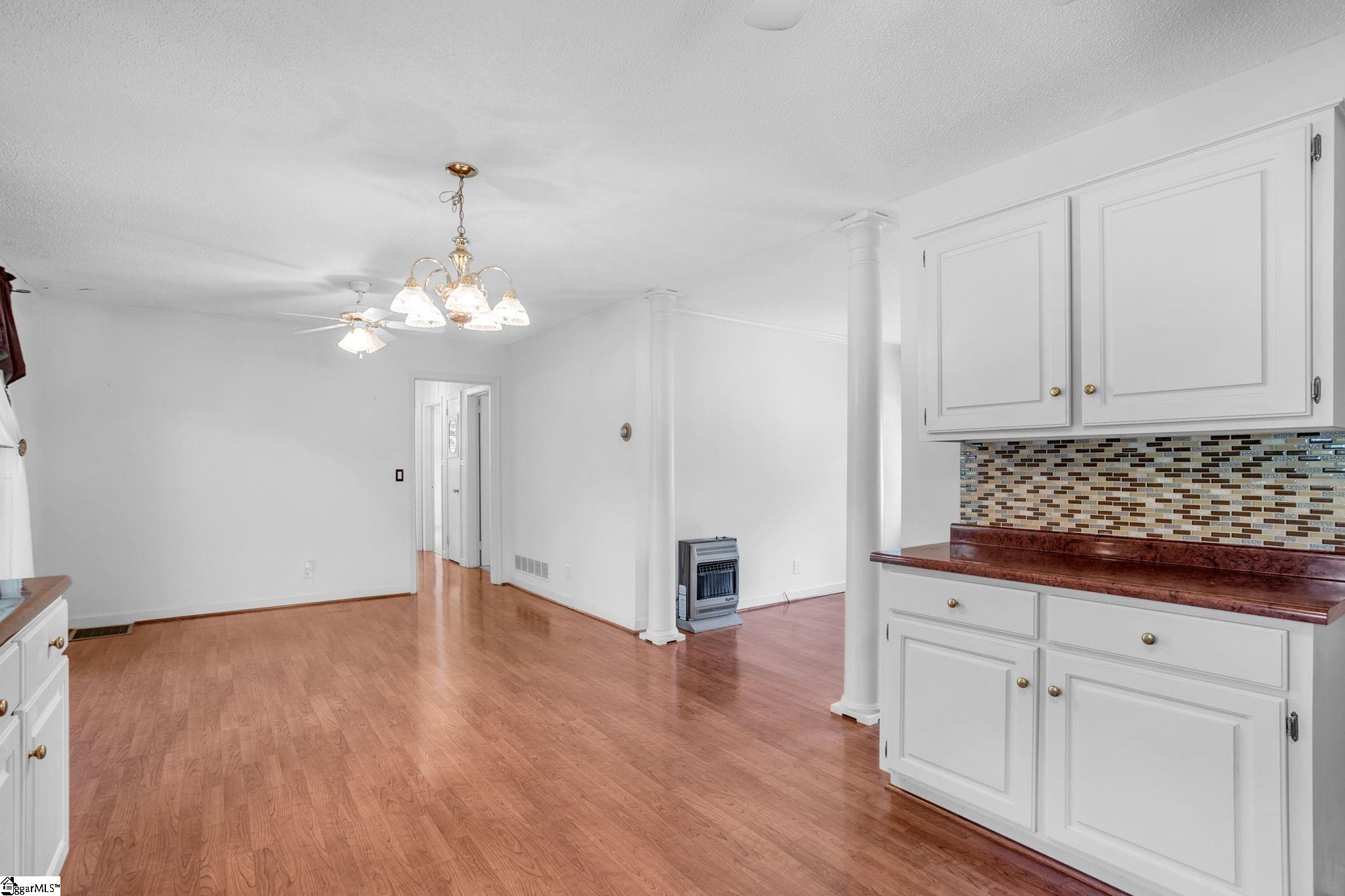 204 Parkdale Drive Greenville, SC 29611